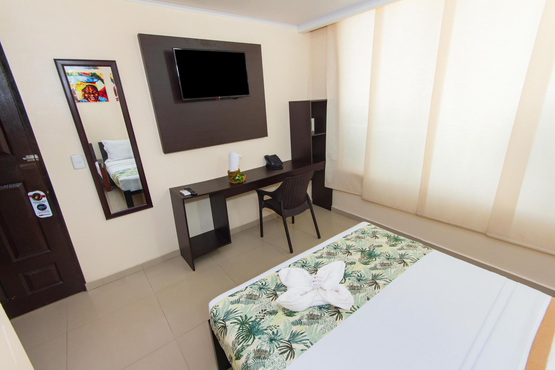 Guest room Hotel Marina Suites By Geh Suites