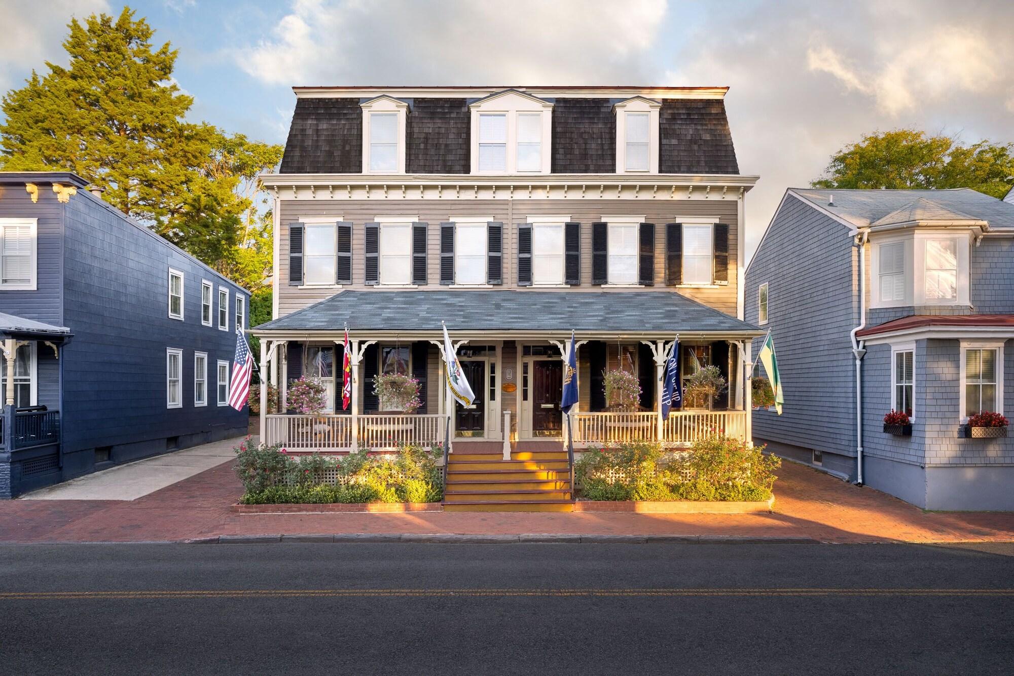 Vista Exterior Flag House Inn