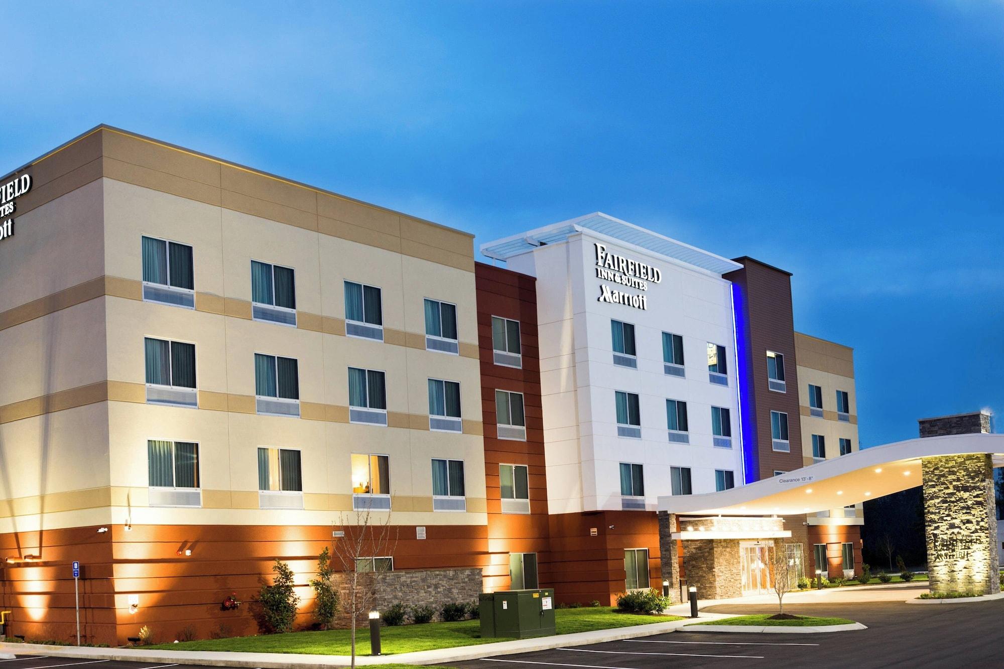 Vista Exterior Fairfield Inn & Suites by Marriott Dickson