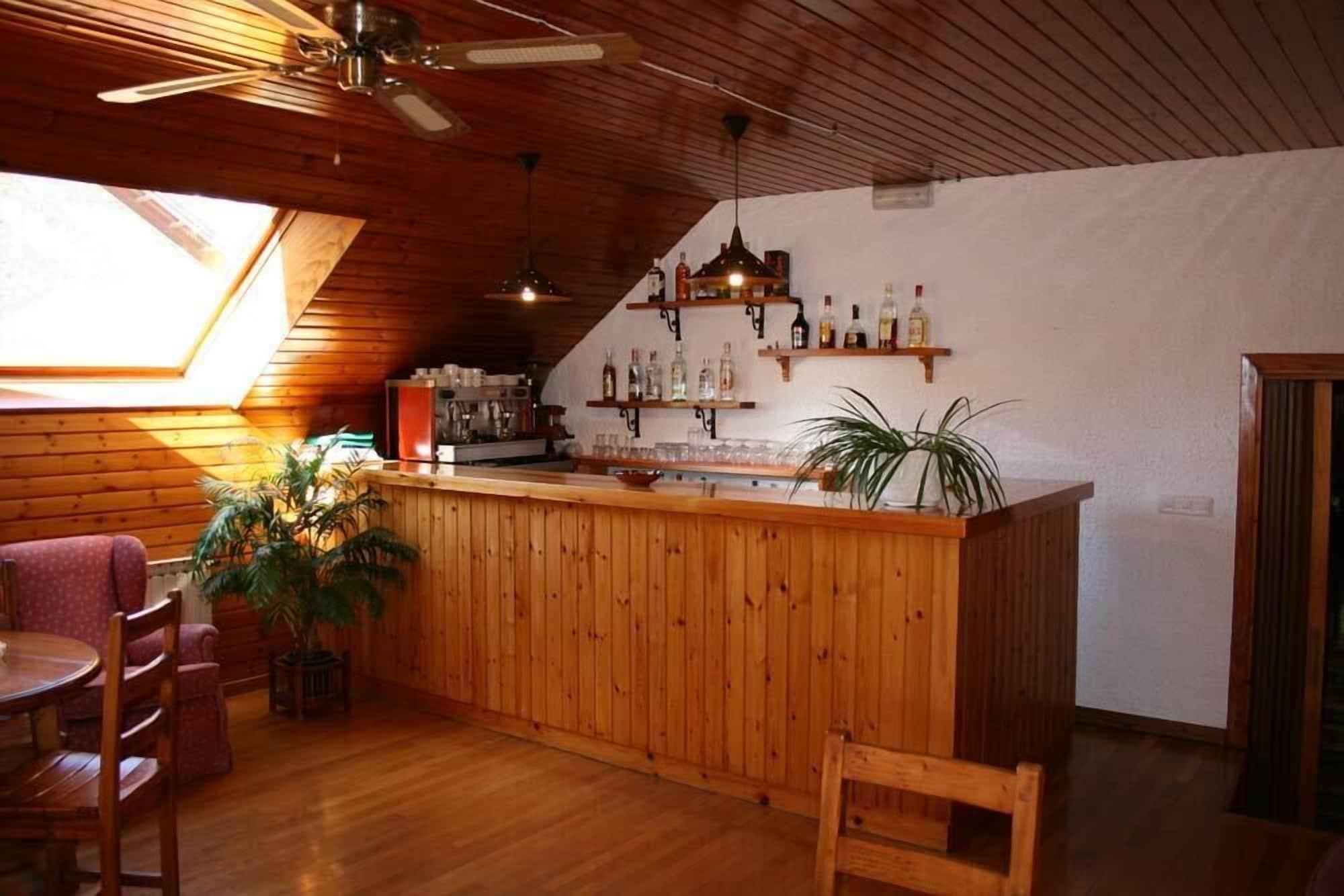 Bar/Salón Hotel Escalar