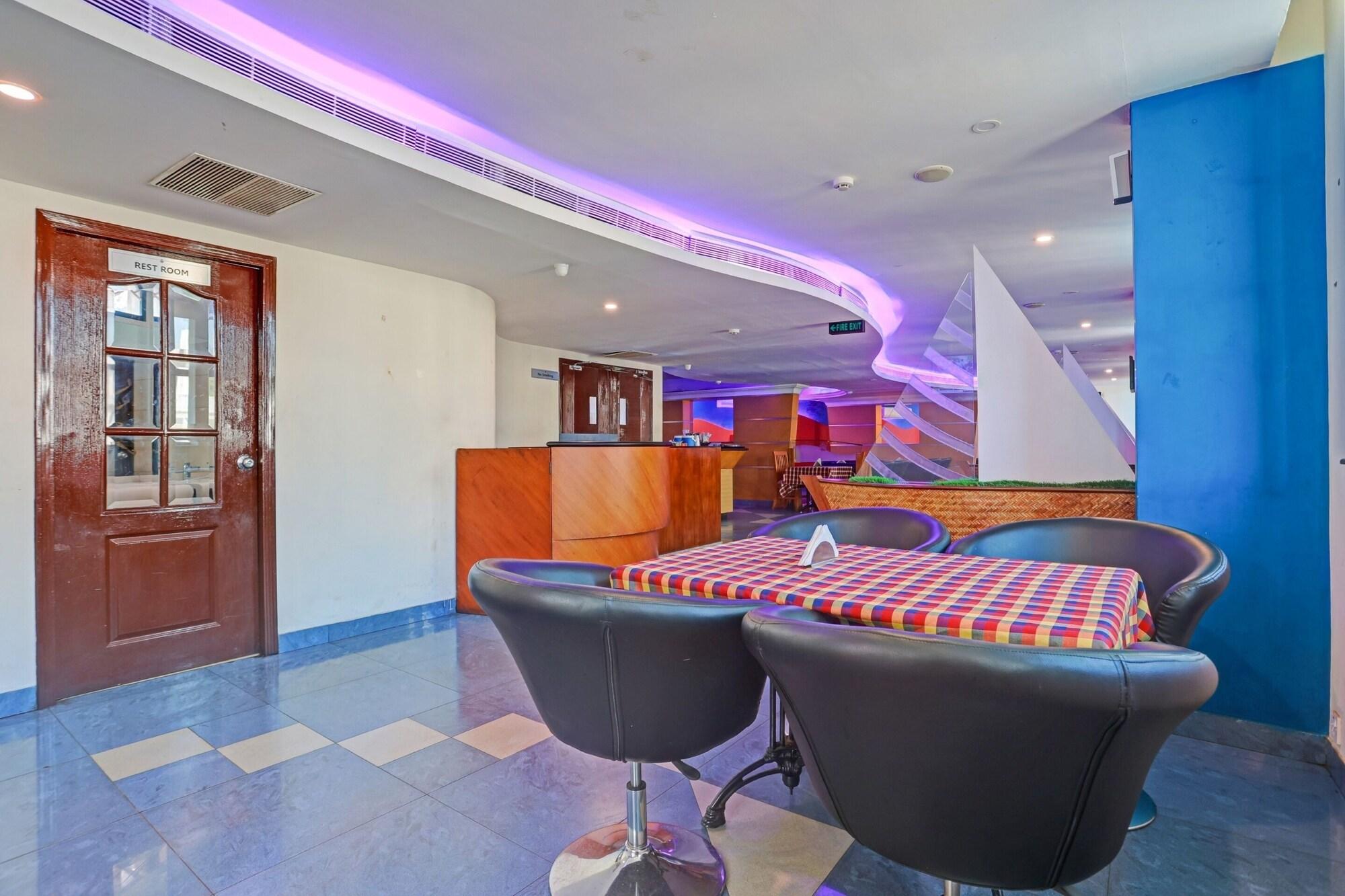 Bar/Salón Super Capital O Indrapuri Rajadhani