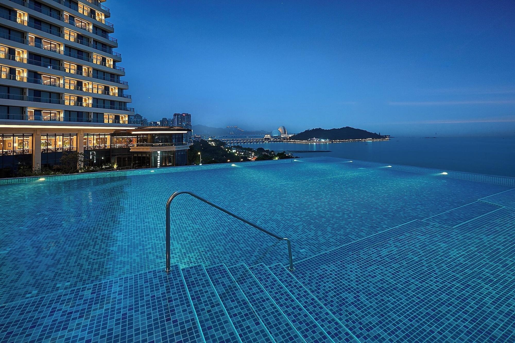 Vista Piscina Grand Ocean View Hotel Zhuhai