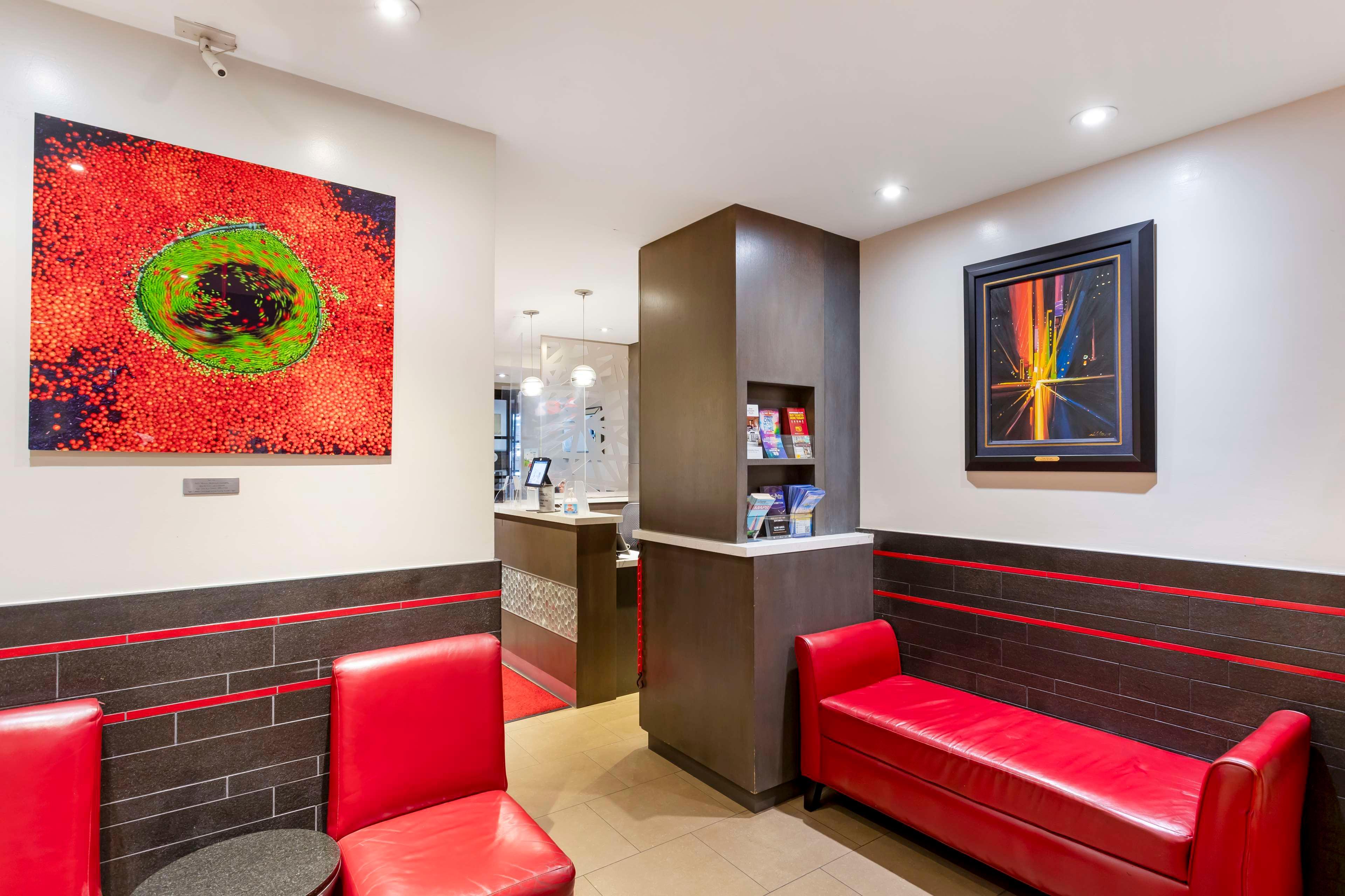Vista Lobby Best Western Plus Hospitality House