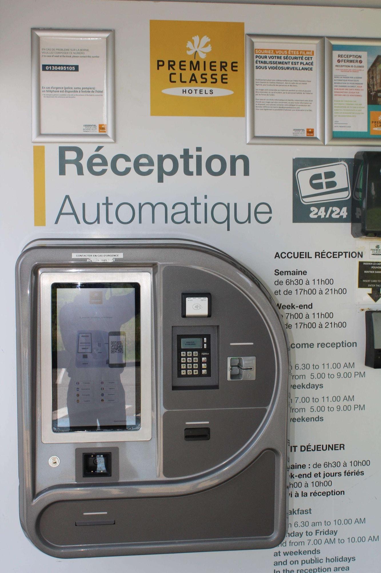 Vista Lobby Hotel Première Classe Saint Quentin En Yvelines - Elancourt