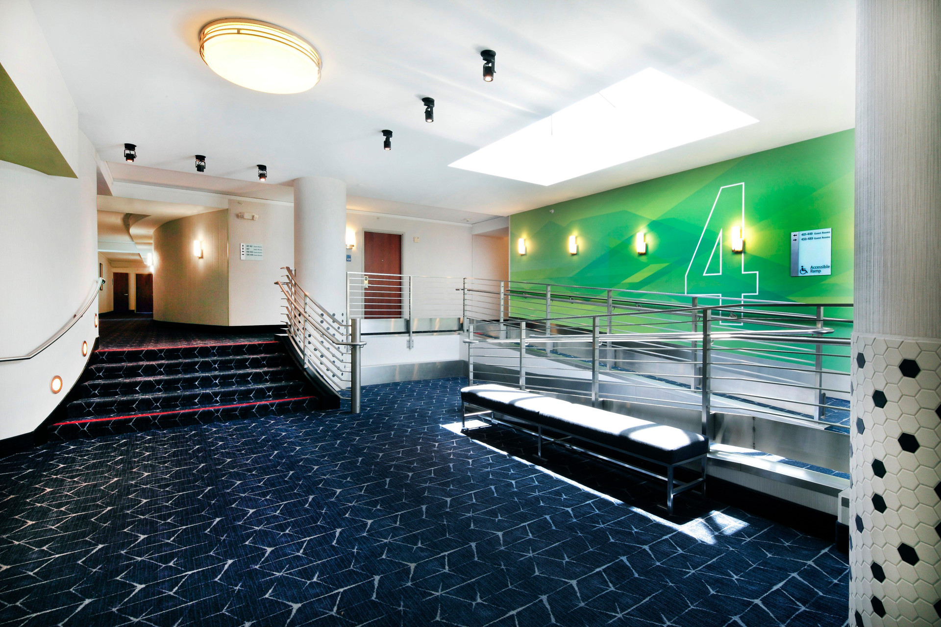 Vista Lobby Holiday Inn Express and Suites Fisherman's Wharf by IHG