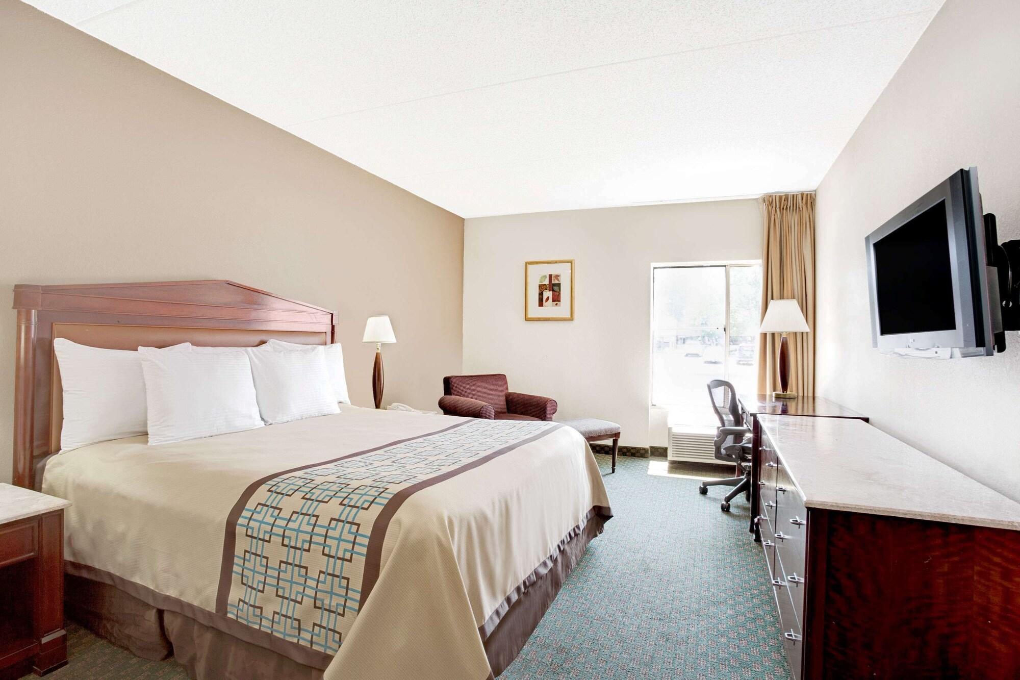 Habitación Days Inn by Wyndham Newport News City Center Oyster Point