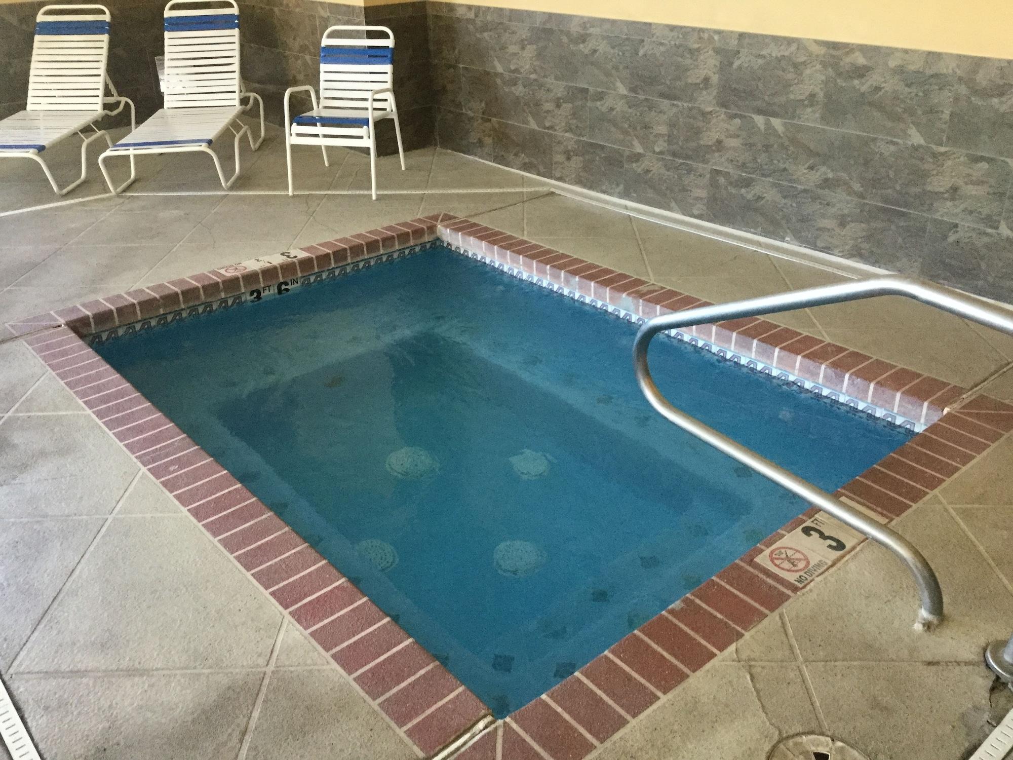Spa Days Inn by Wyndham Hurricane/Zion National Park Area