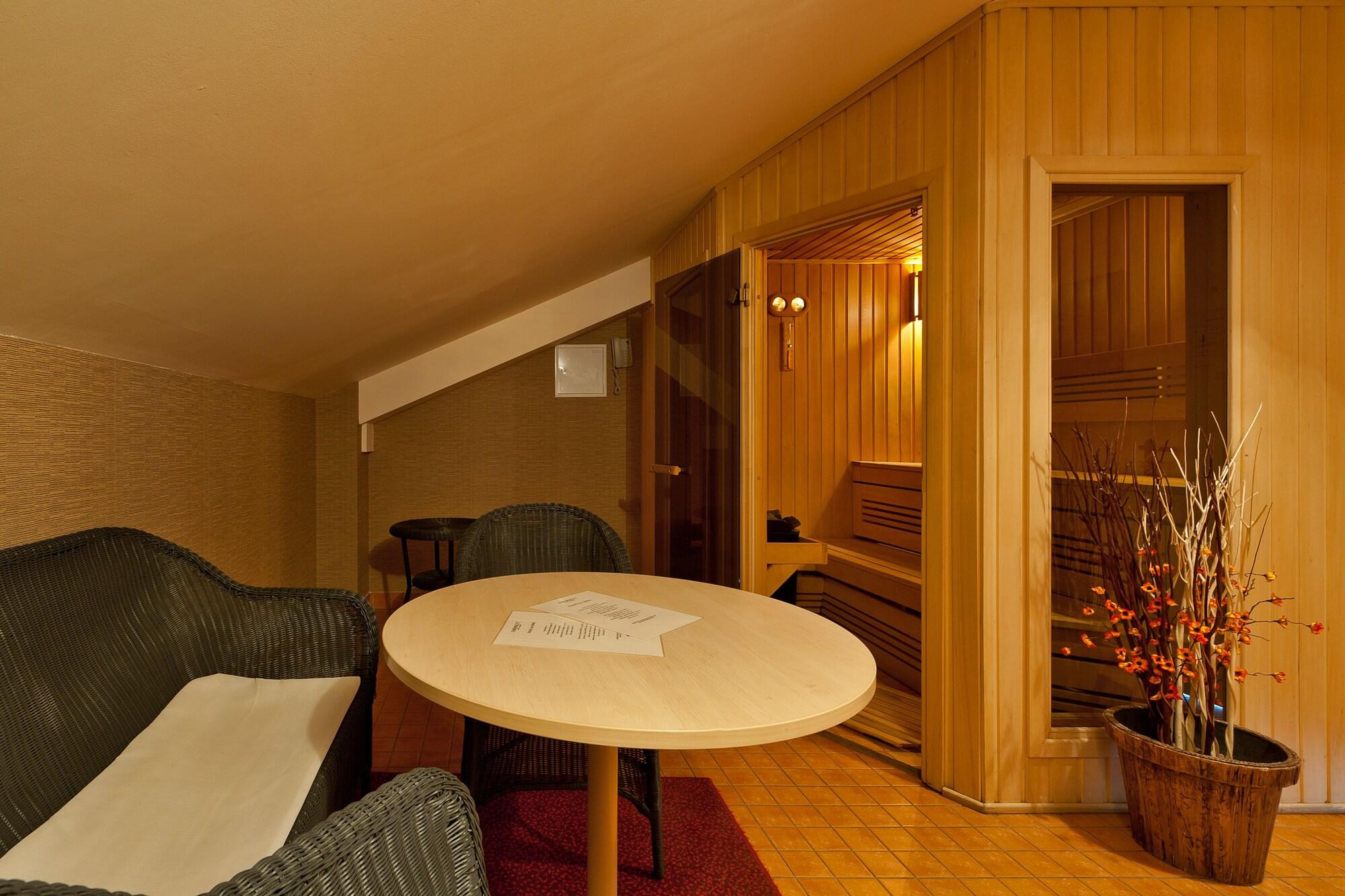 Spa Art City Inn