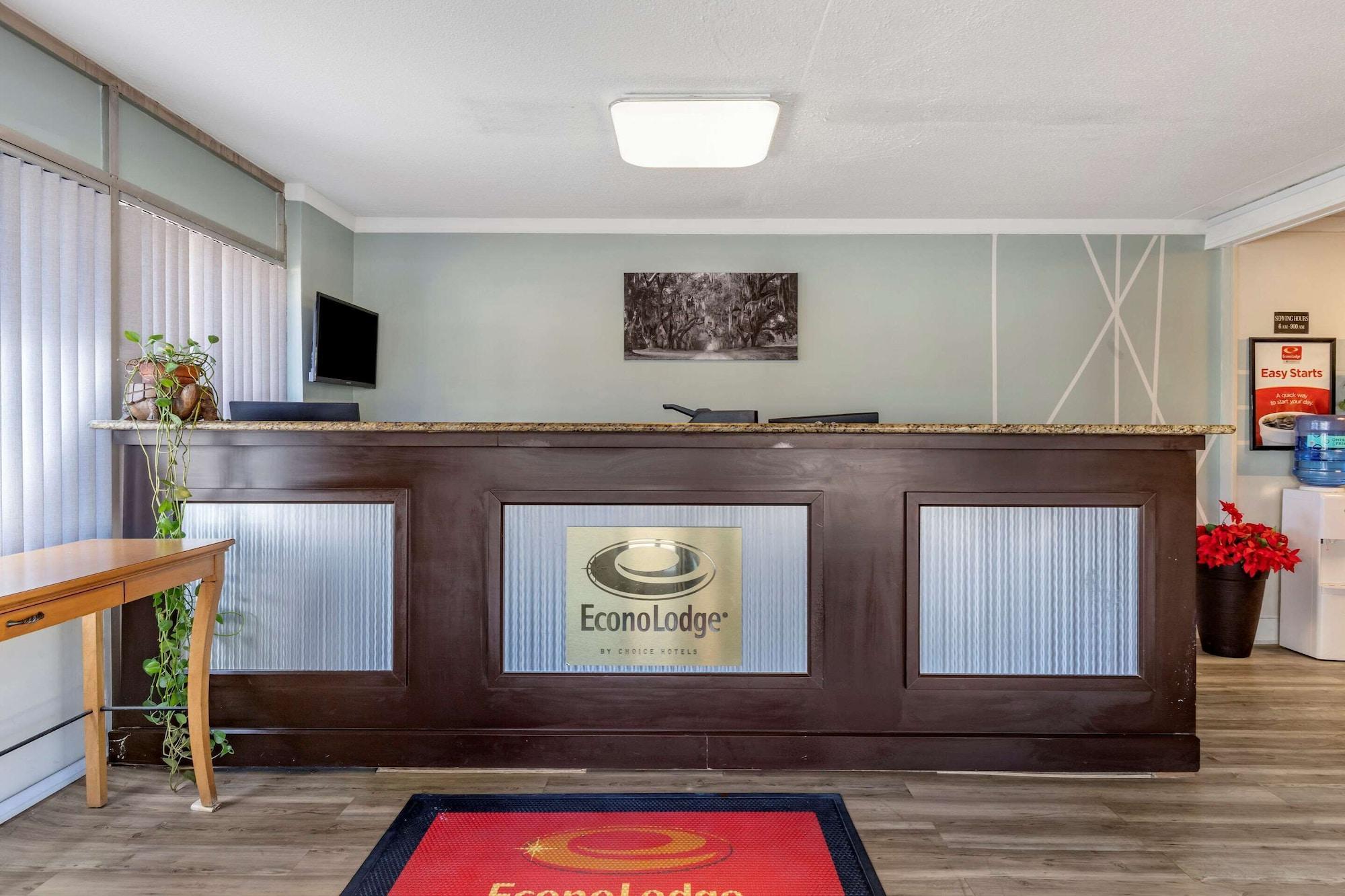 Vista Lobby Econo Lodge Conway Central