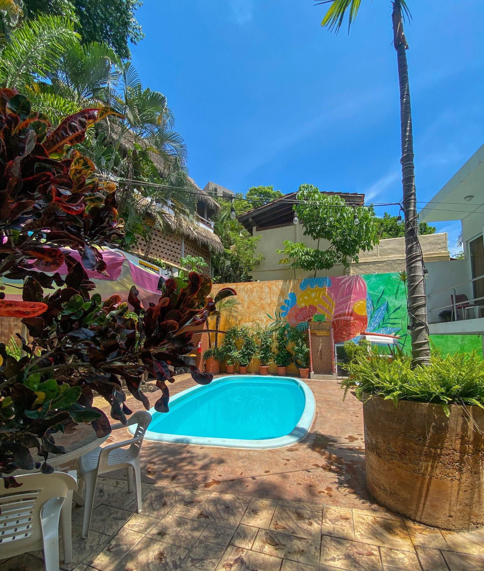 Varios ITH Sayulita Amazing Surf Hostel