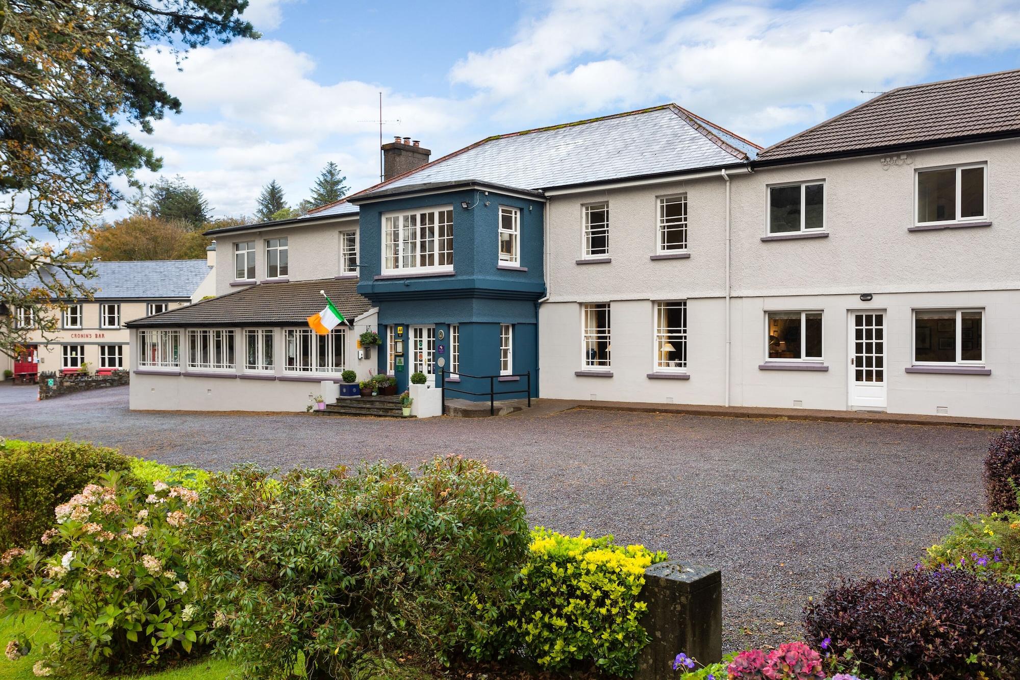 Varios Gougane Barra Hotel