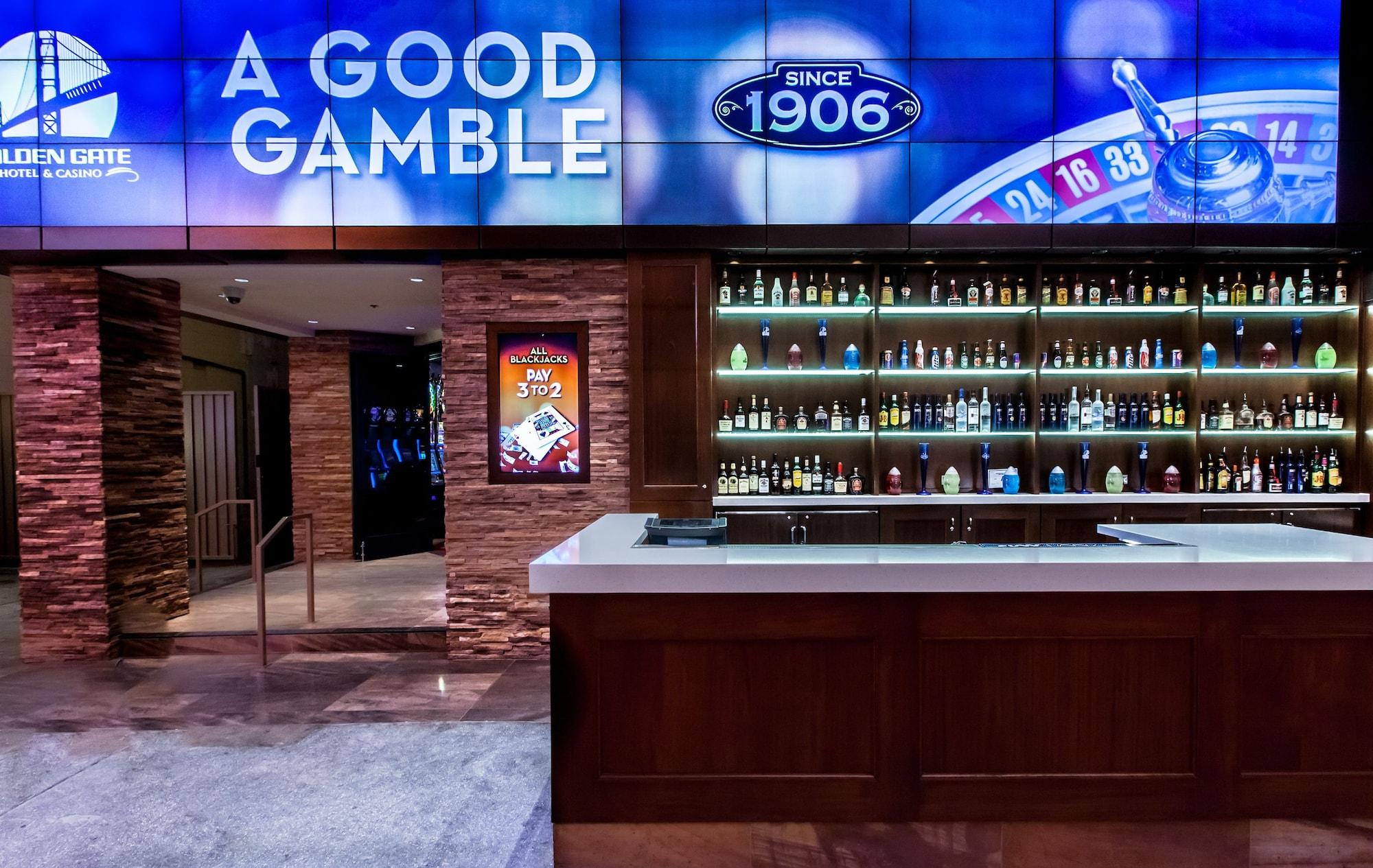 Bar/Salón Golden Gate Hotel and Casino