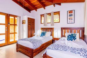 Alquiler Vacacional - Host Large Groups in these Stunning Neighboring Beachfront Villas