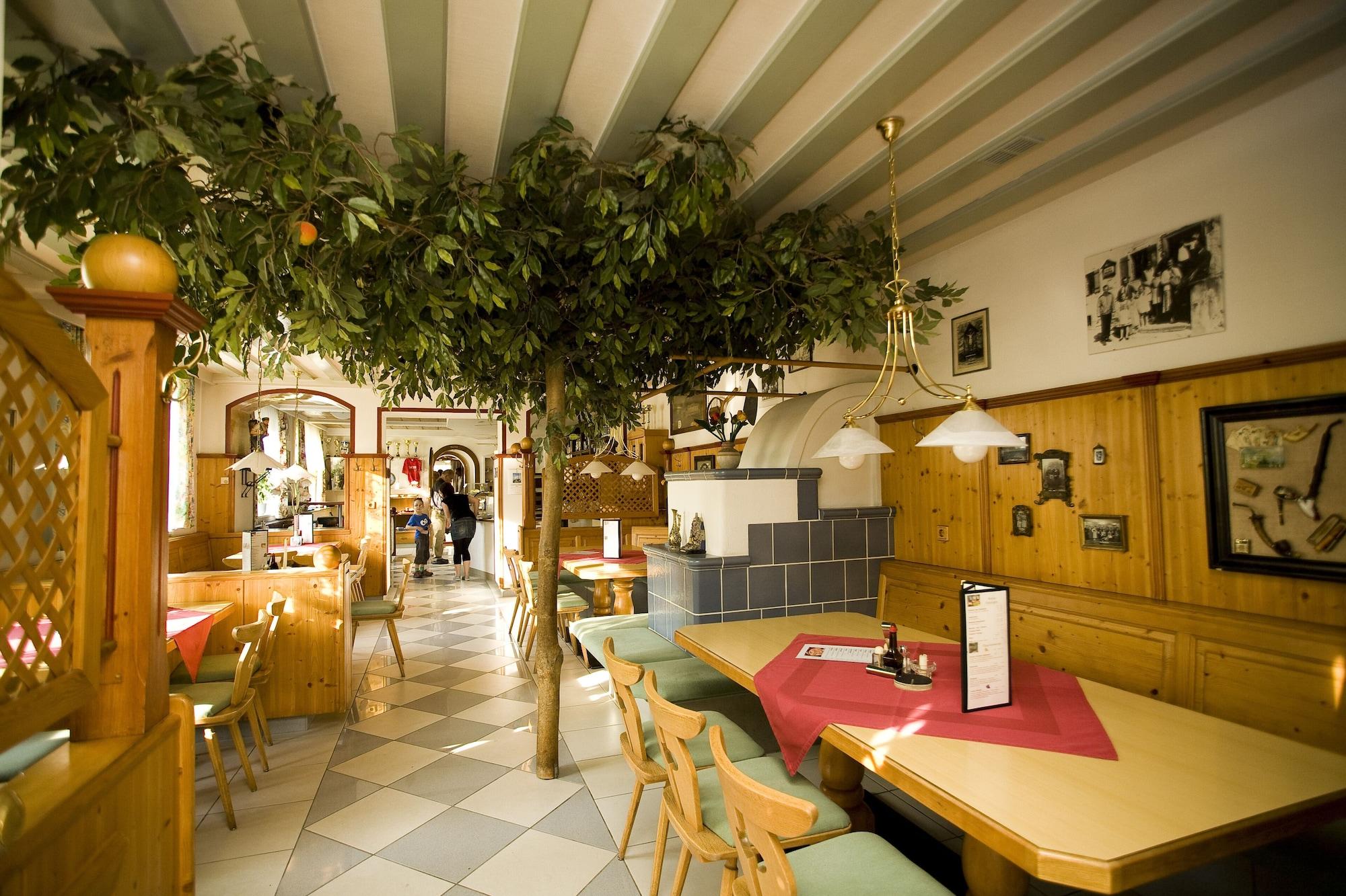 Restaurant ROSSLWIRT-Rast