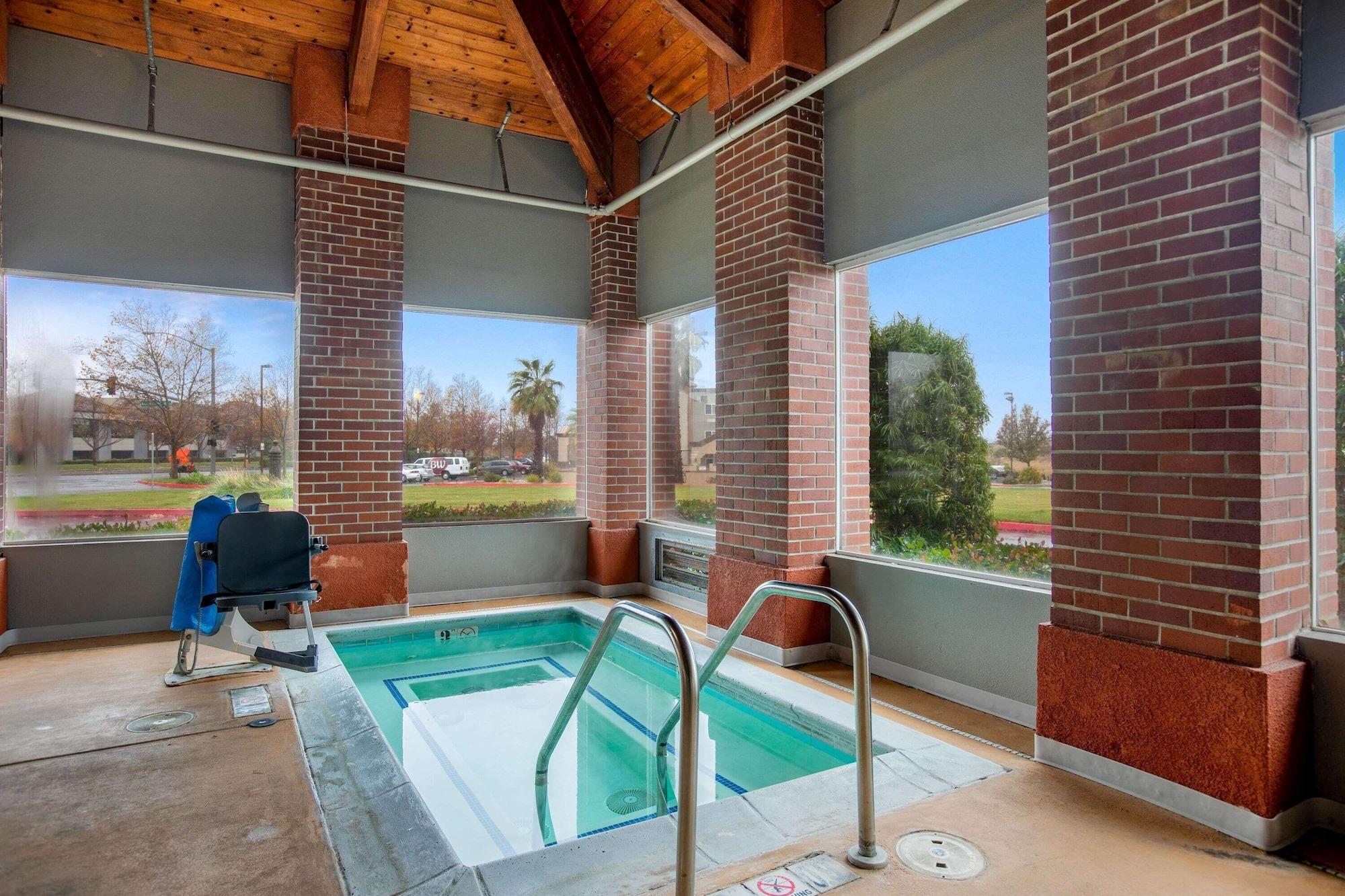 Spa La Quinta Inn by Wyndham Livermore