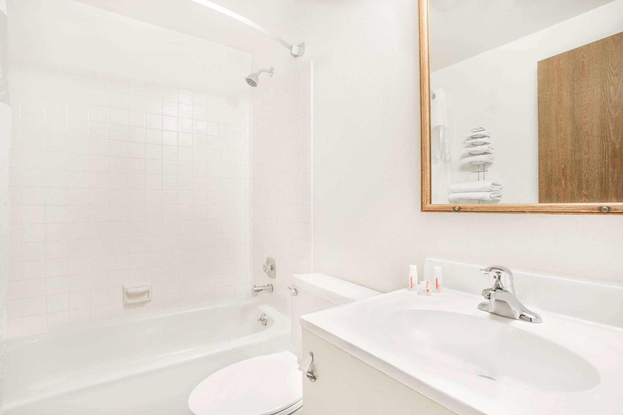 Equipamiento de Habitación Super 8 by Wyndham Riverton