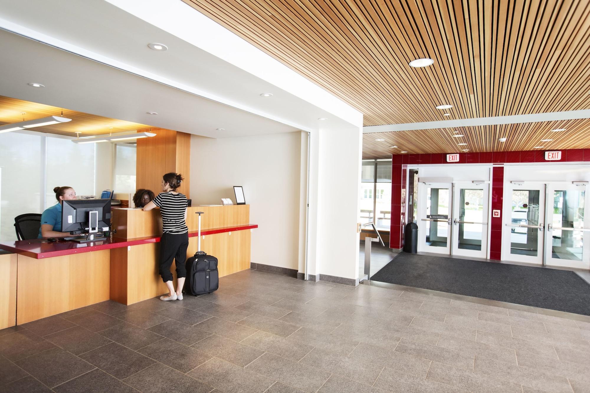 Vista Lobby University of Calgary - Seasonal Residence