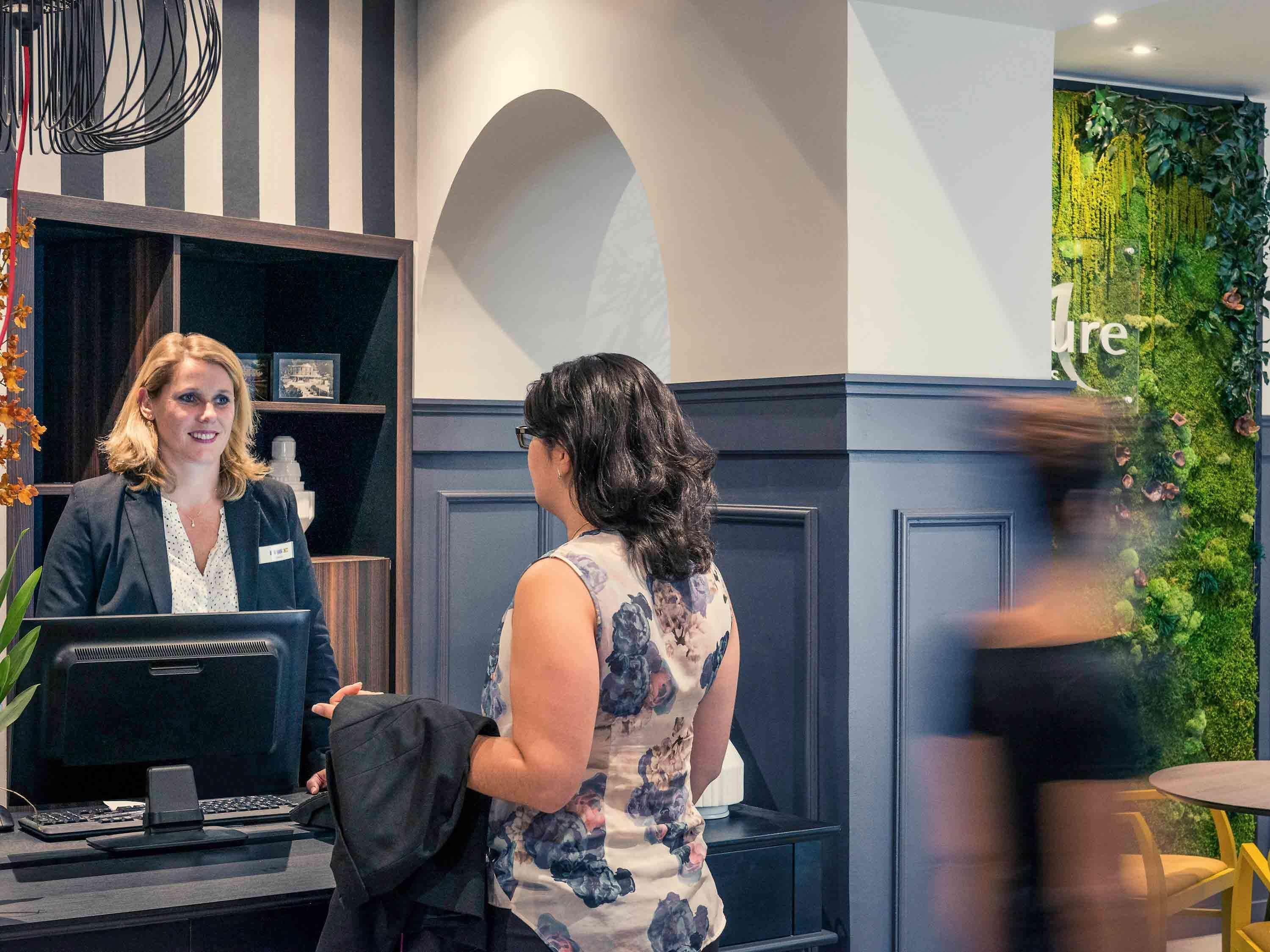 Vista Lobby Hôtel Mercure Paris Ouest Saint Germain