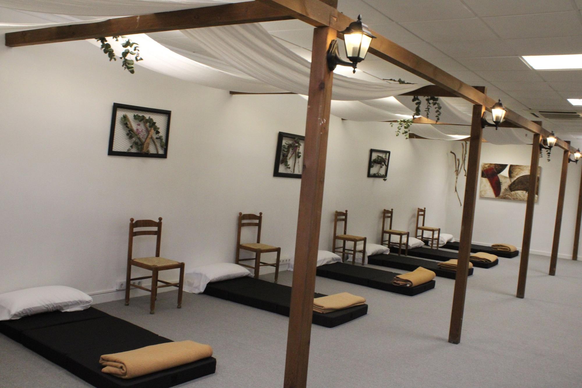 Gimnasio Albergue Jakue - Hostel
