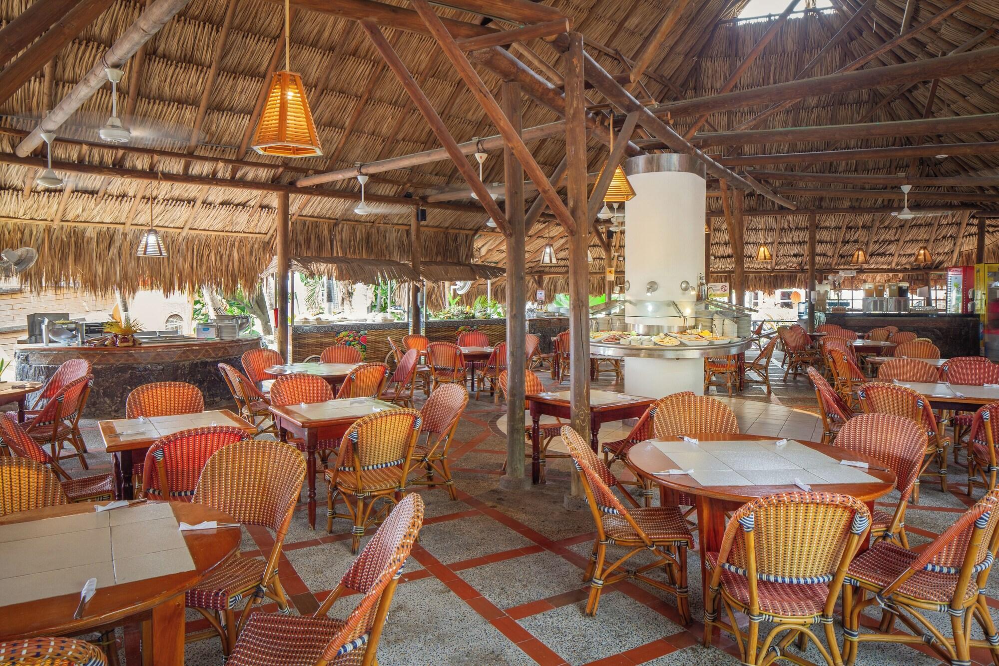 Restaurant Decameron Galeon - All Inclusive