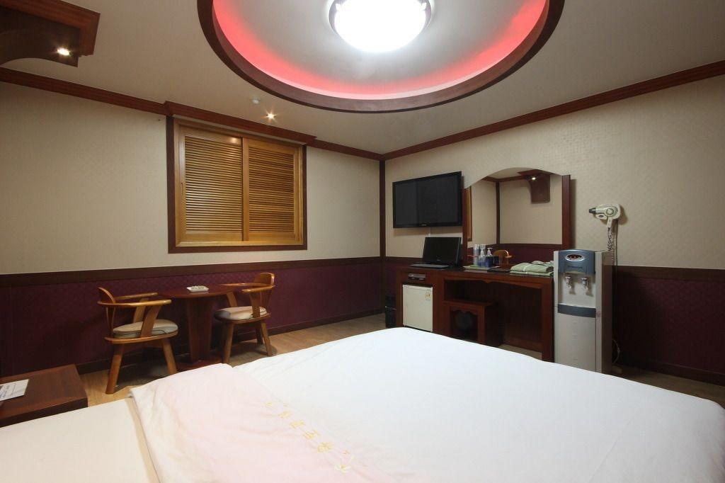 Set de Habitación Utopia Motel