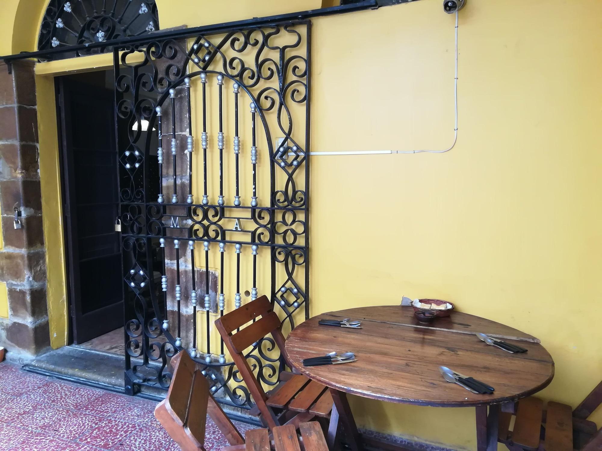 Restaurant Colors House Hostel