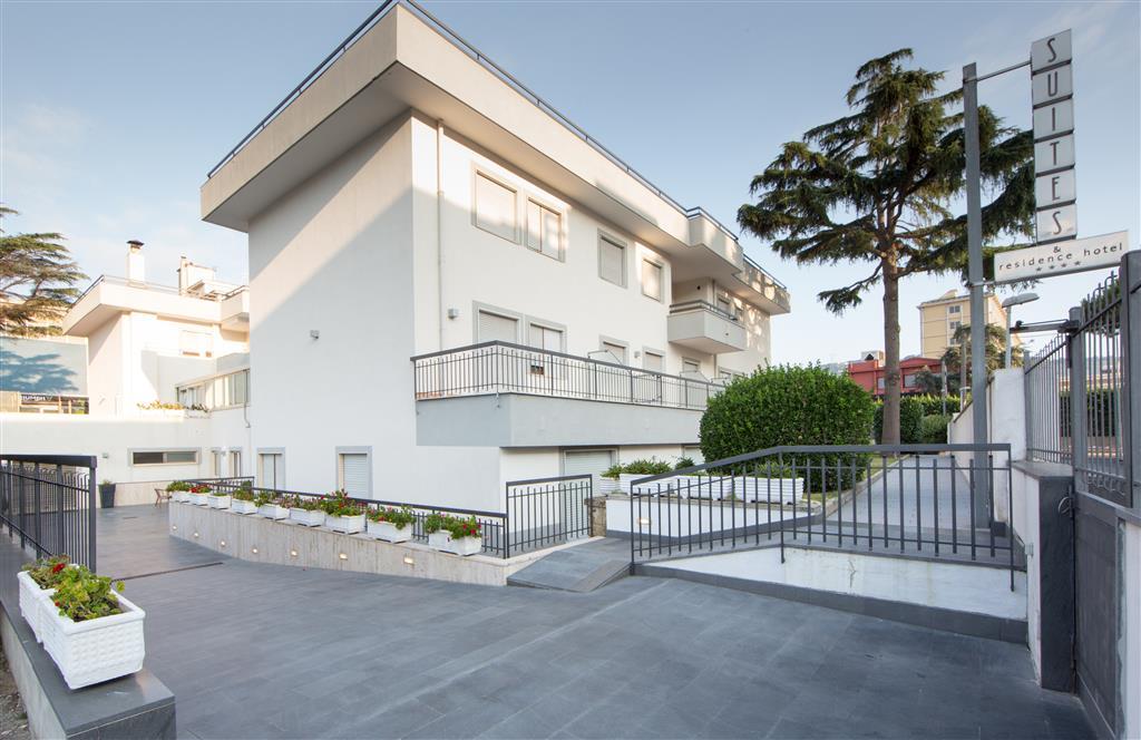 Vista Exterior Suites & Residence Hotel