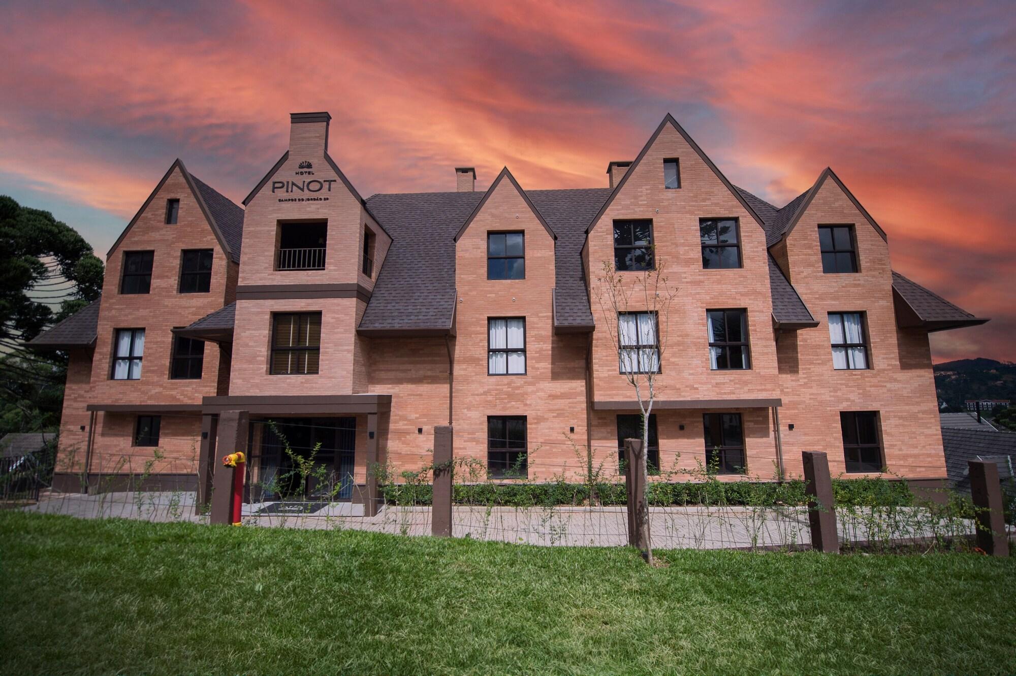 Vista Exterior Pinot Hotel