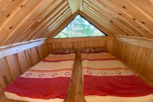 Alquiler Vacacional - Viking house in the tree! Jacuzzi, Sauna