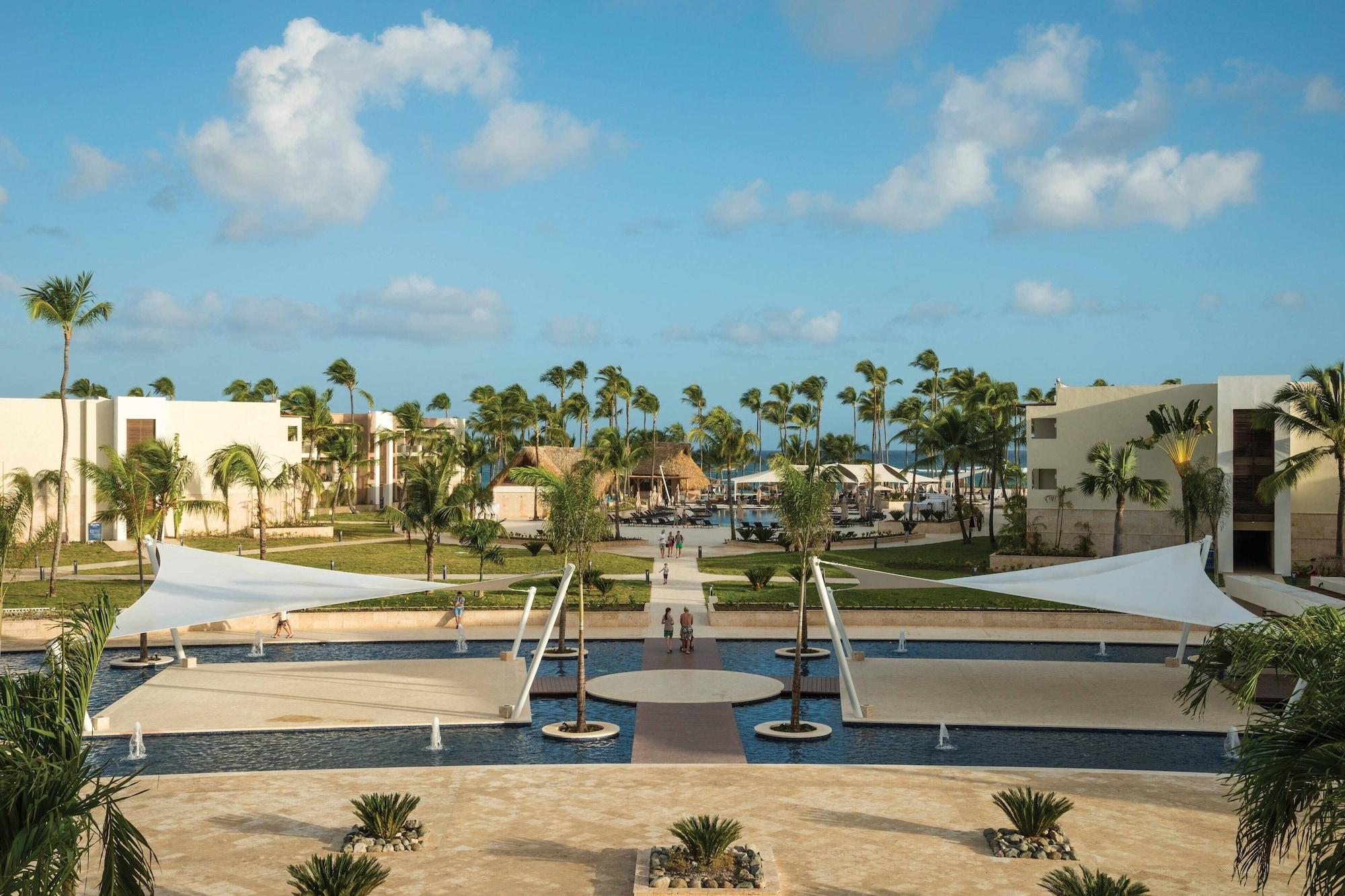 Vista Exterior Royalton Hideaway Punta Cana, An Autograph Collection All-Inclusive Resort & Casino – Adults Only
