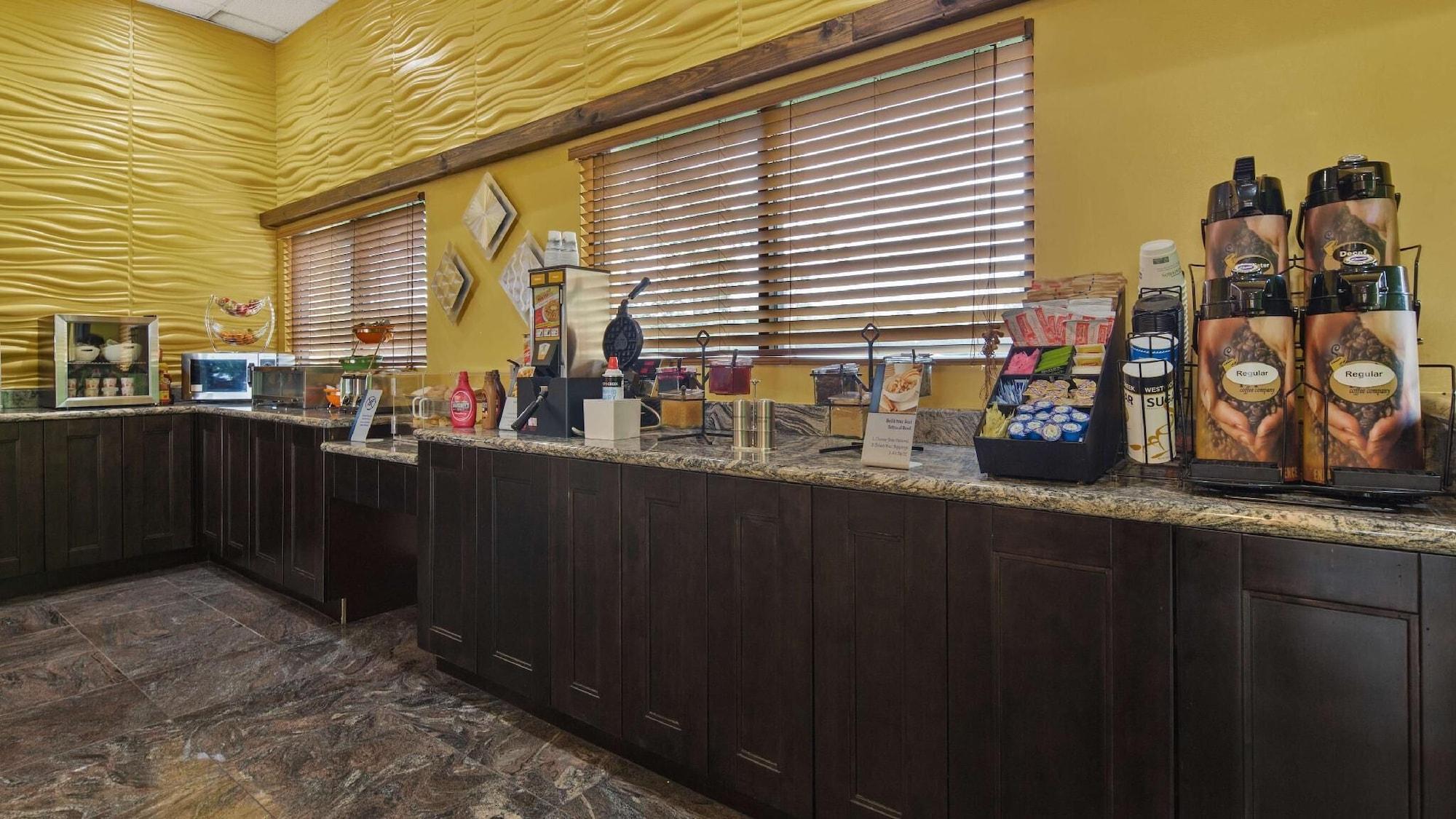 Restaurant Howard Johnson by Wyndham Orlando/International Drive