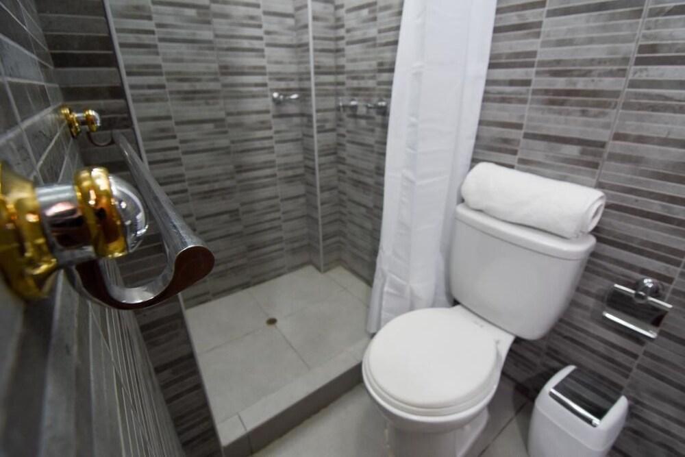 Baño apartment rent piura