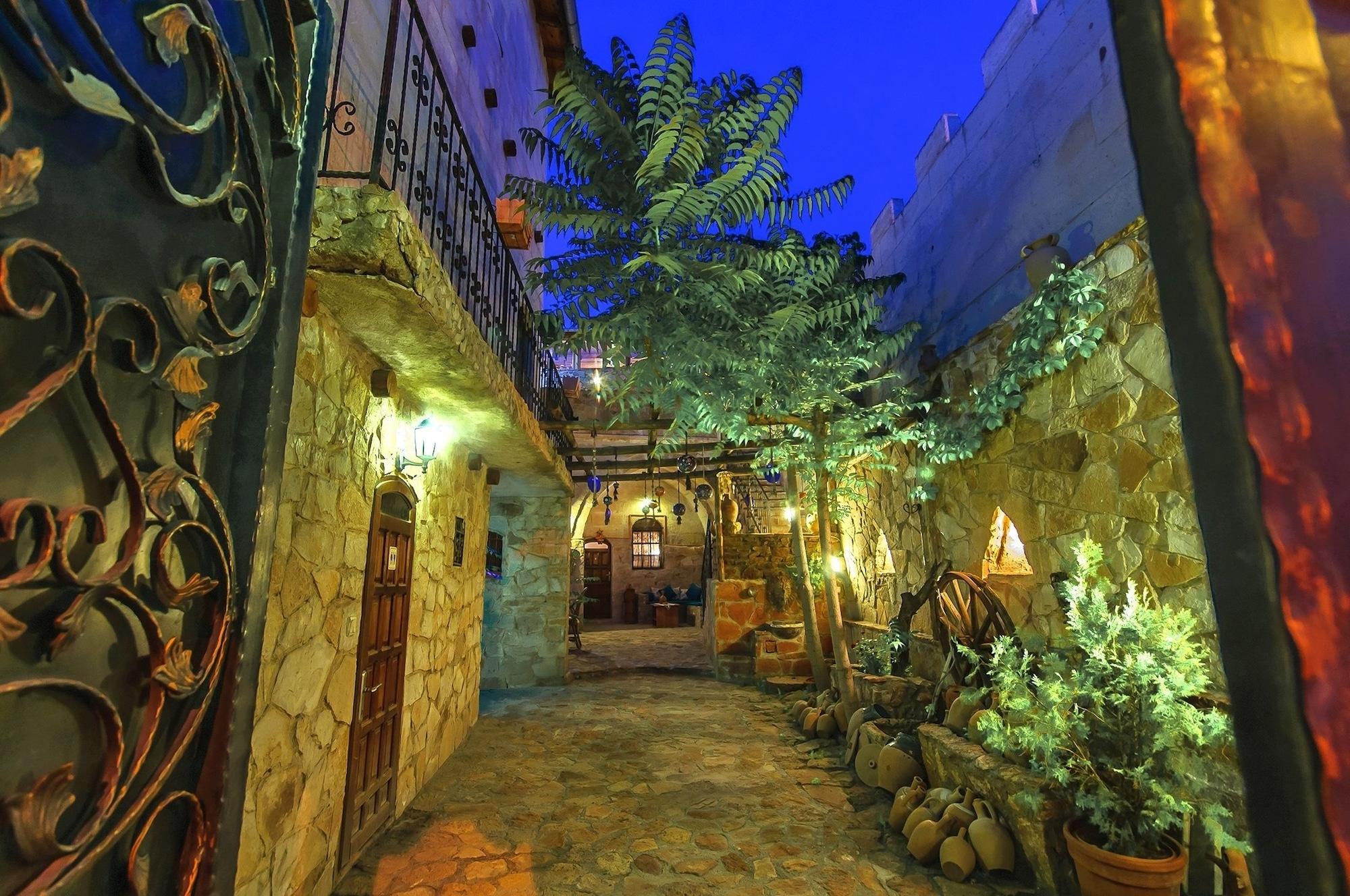 Vista Lobby Adanos Konuk Evi