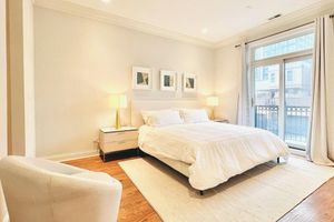 Alquiler Vacacional - Beautiful Downtown 3BR with Free Parking
