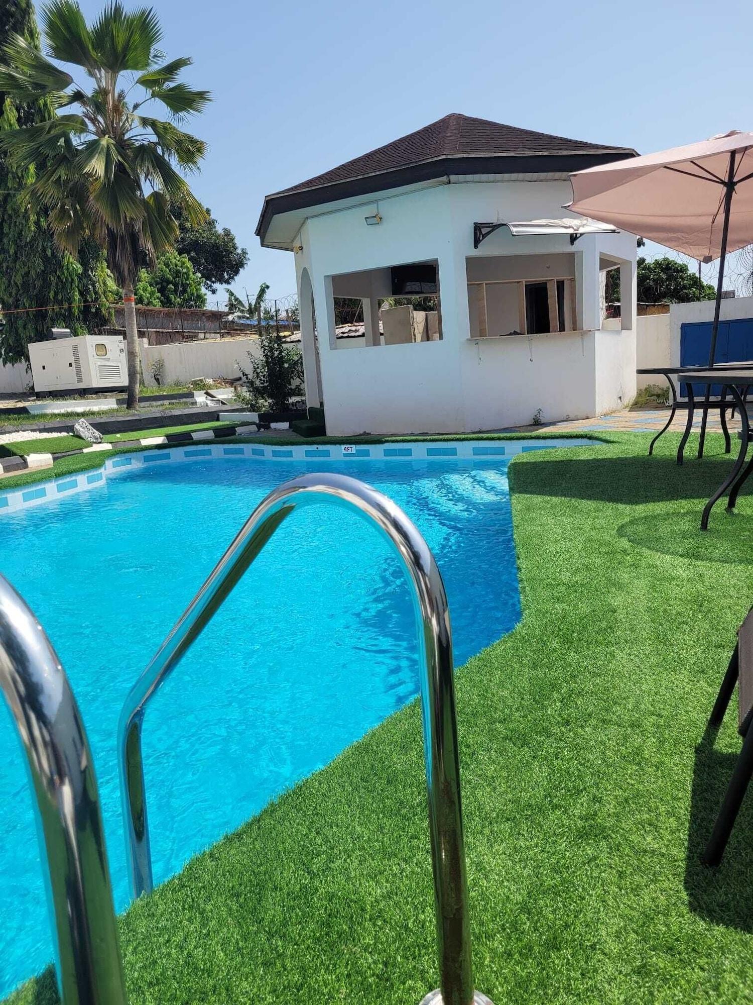 Vista Piscina The Winford Boutique Hotel Airport