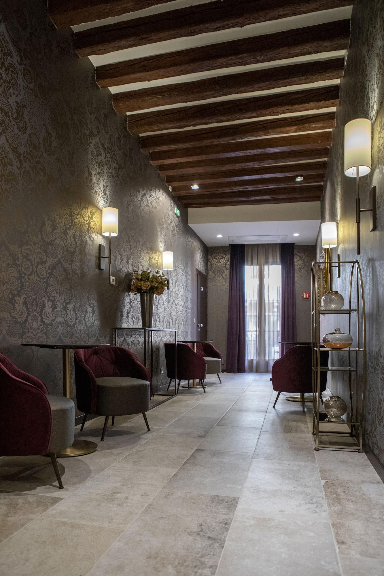Vista Lobby Alle Guglie Boutique Hotel