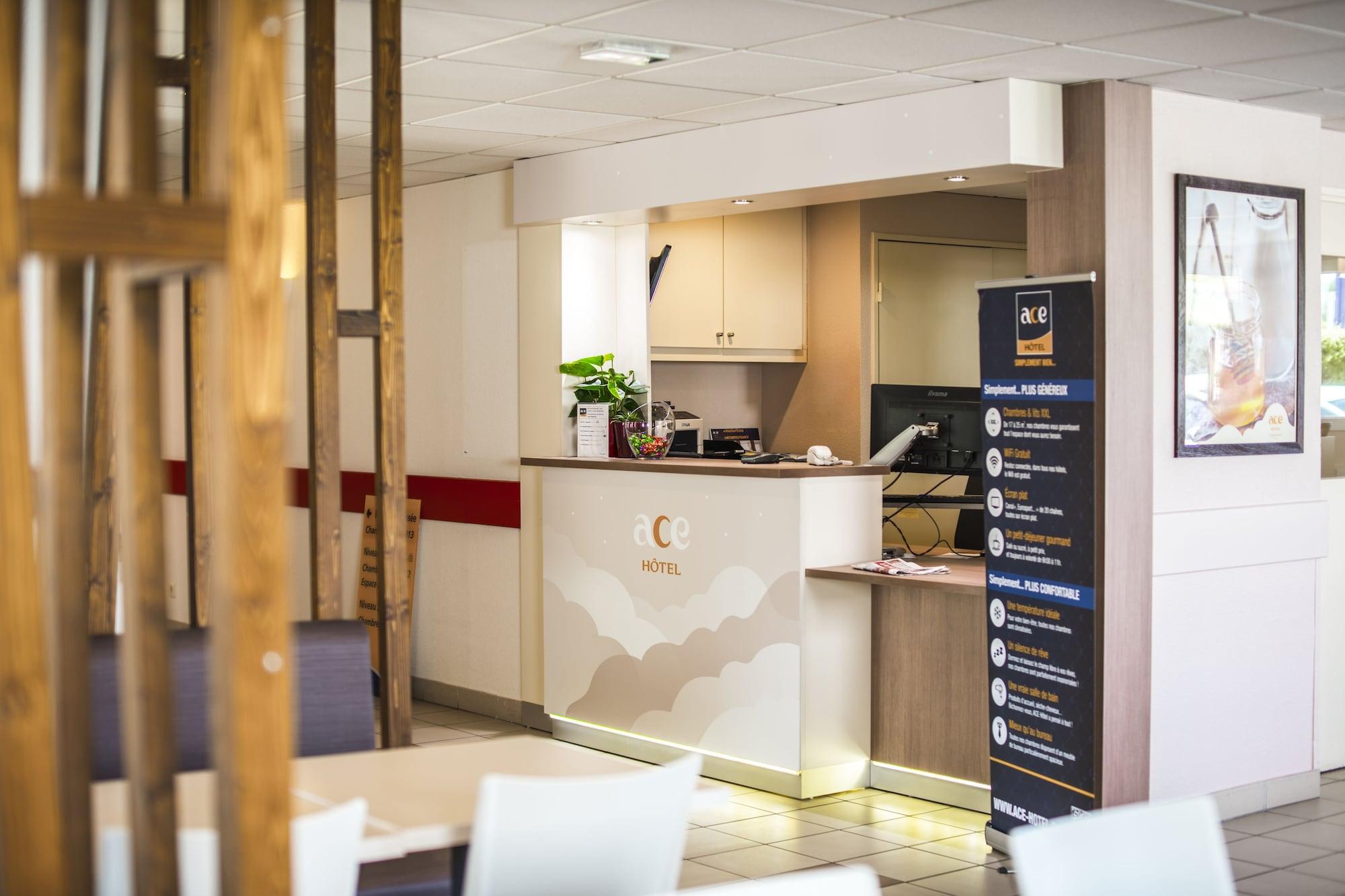 Vista Lobby Ace Hotel Clermont-Ferrand La Pardieu