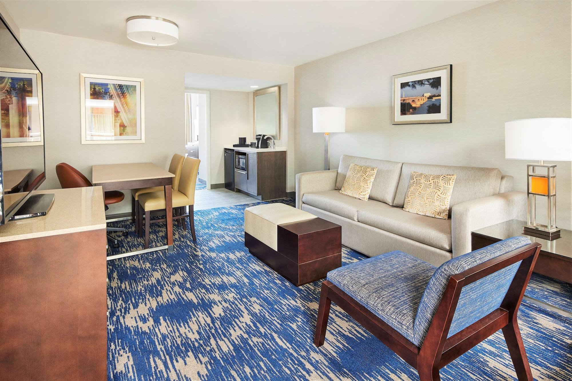 Habitación Embassy Suites by Hilton Alexandria Old Town