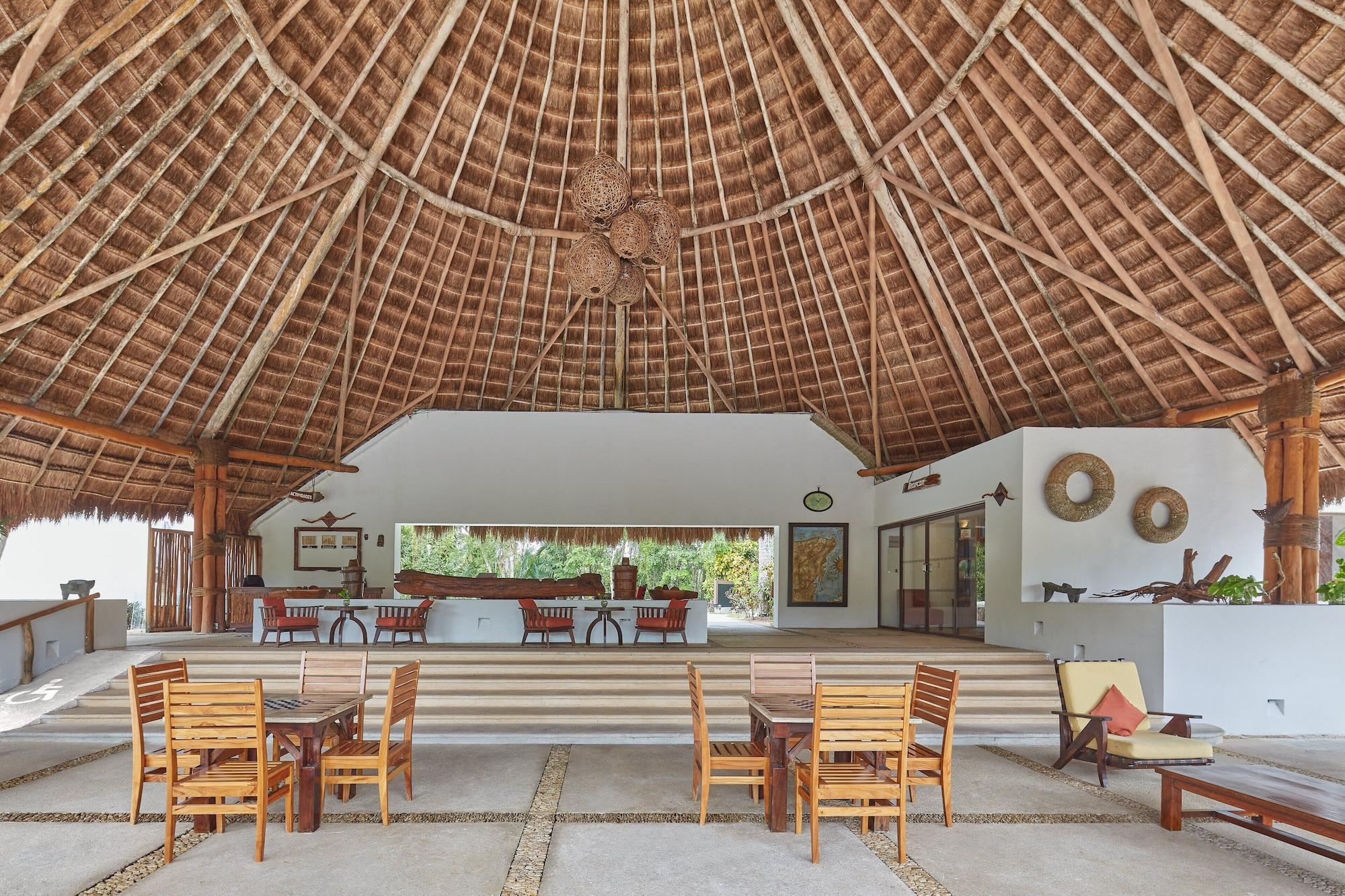 Vista Lobby The Explorean Kohunlich