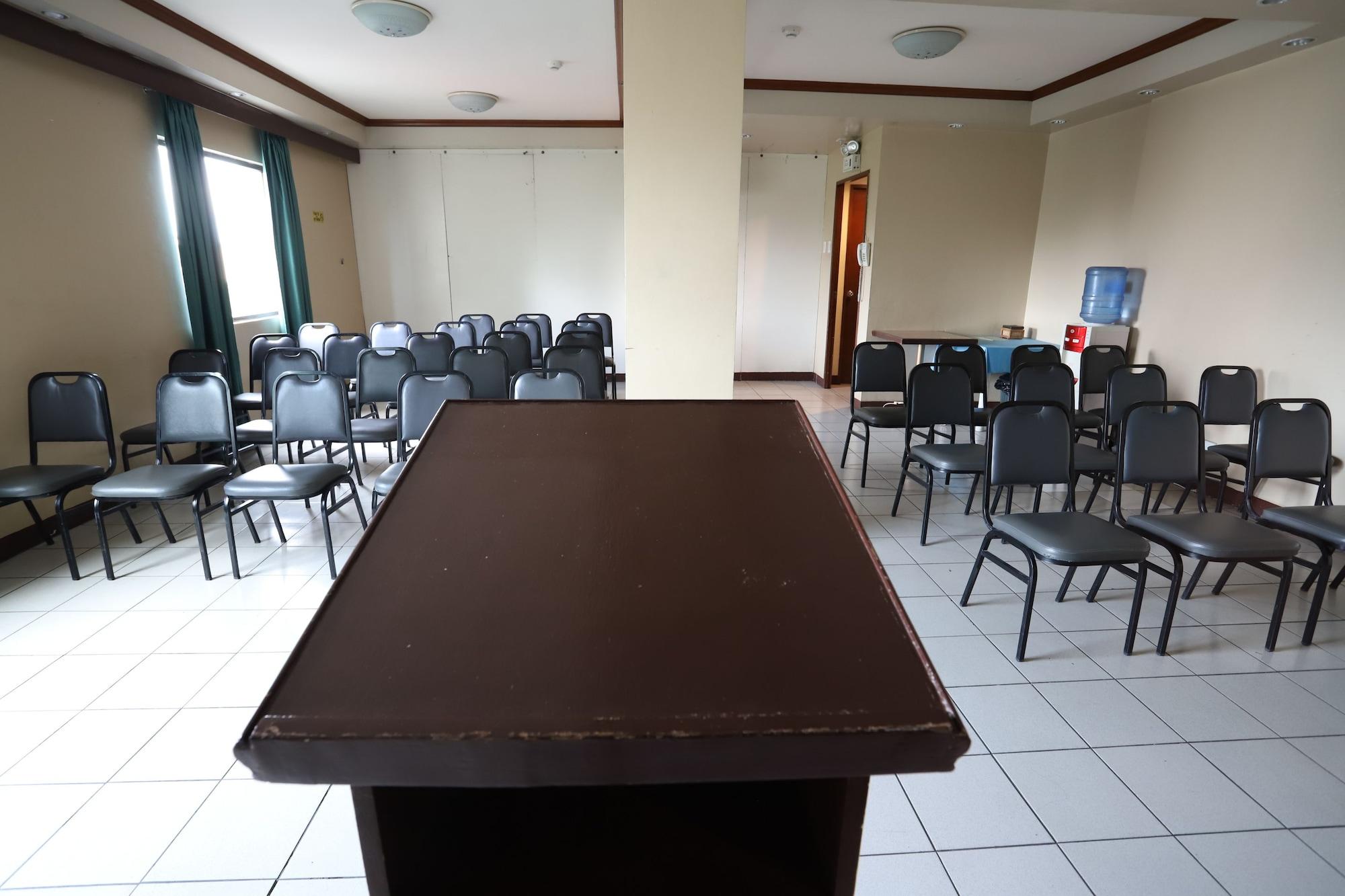 Sala de Reuniones OYO 210 Apple Tree Suites