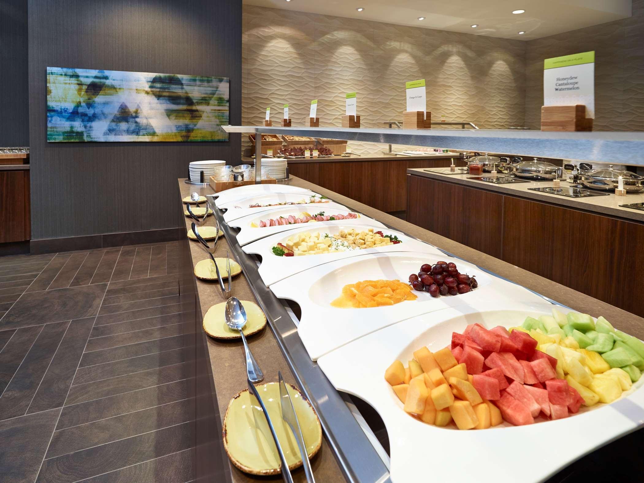 Restaurant DoubleTree by Hilton Hotel & Conference Centre Regina