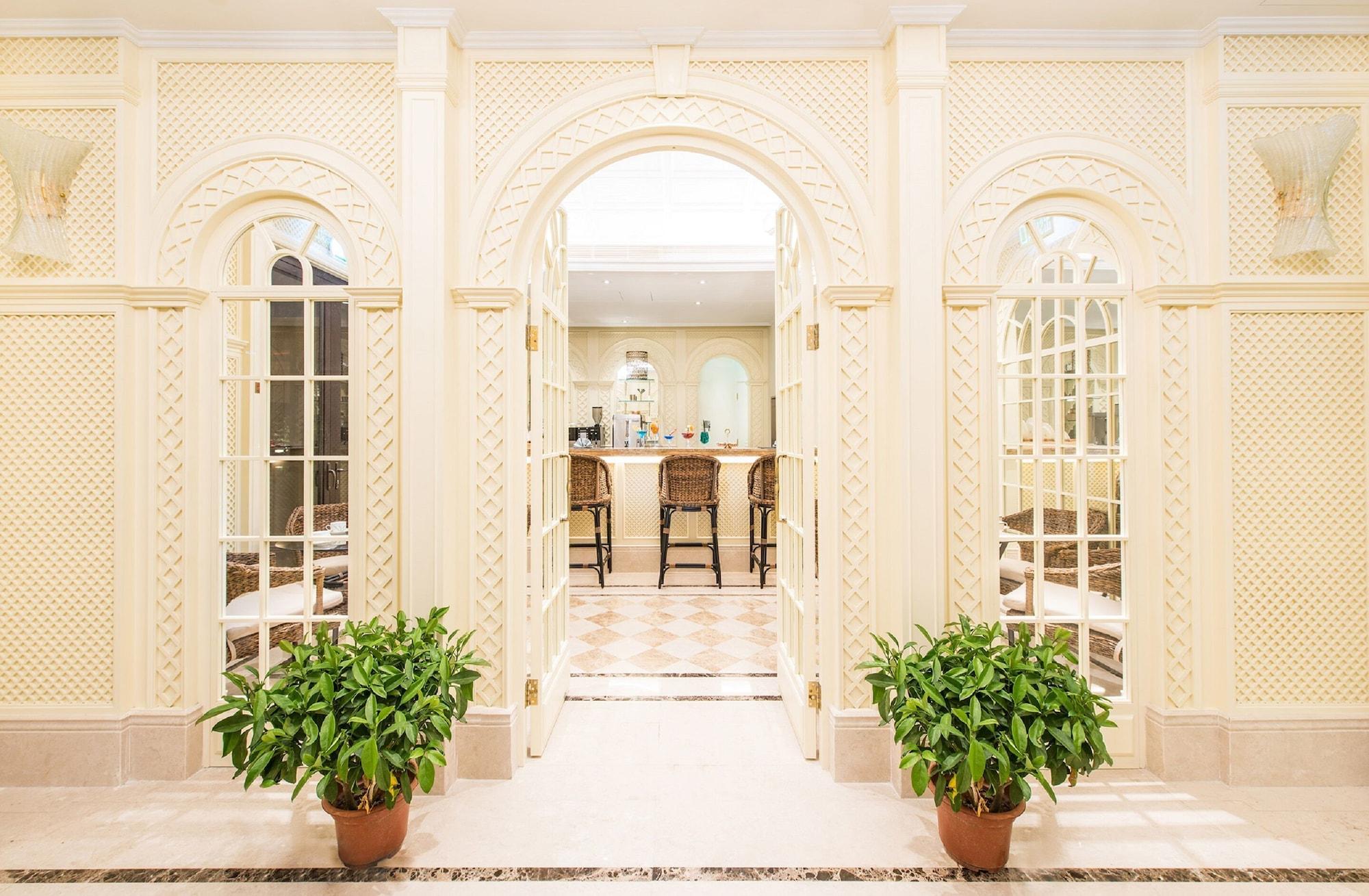 Vista Lobby Legend Palace Hotel