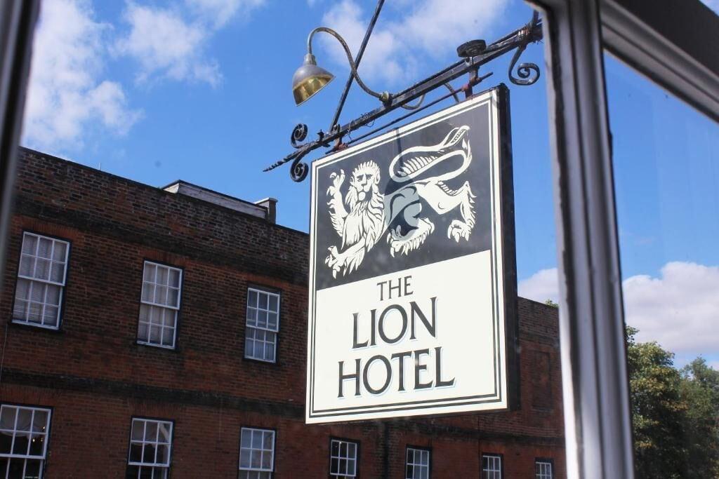 Varios The Lion Hotel