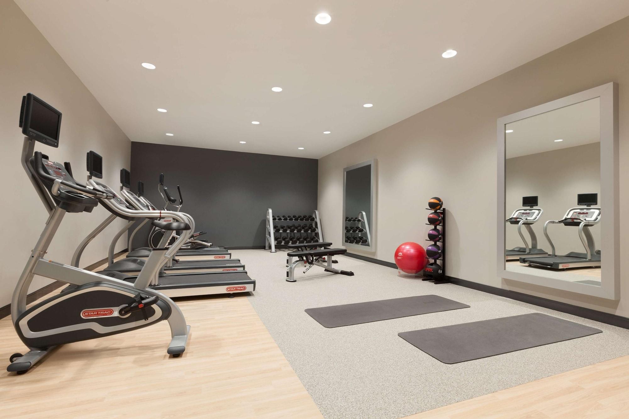 Gimnasio Embassy Suites by Hilton Wilmington Riverfront
