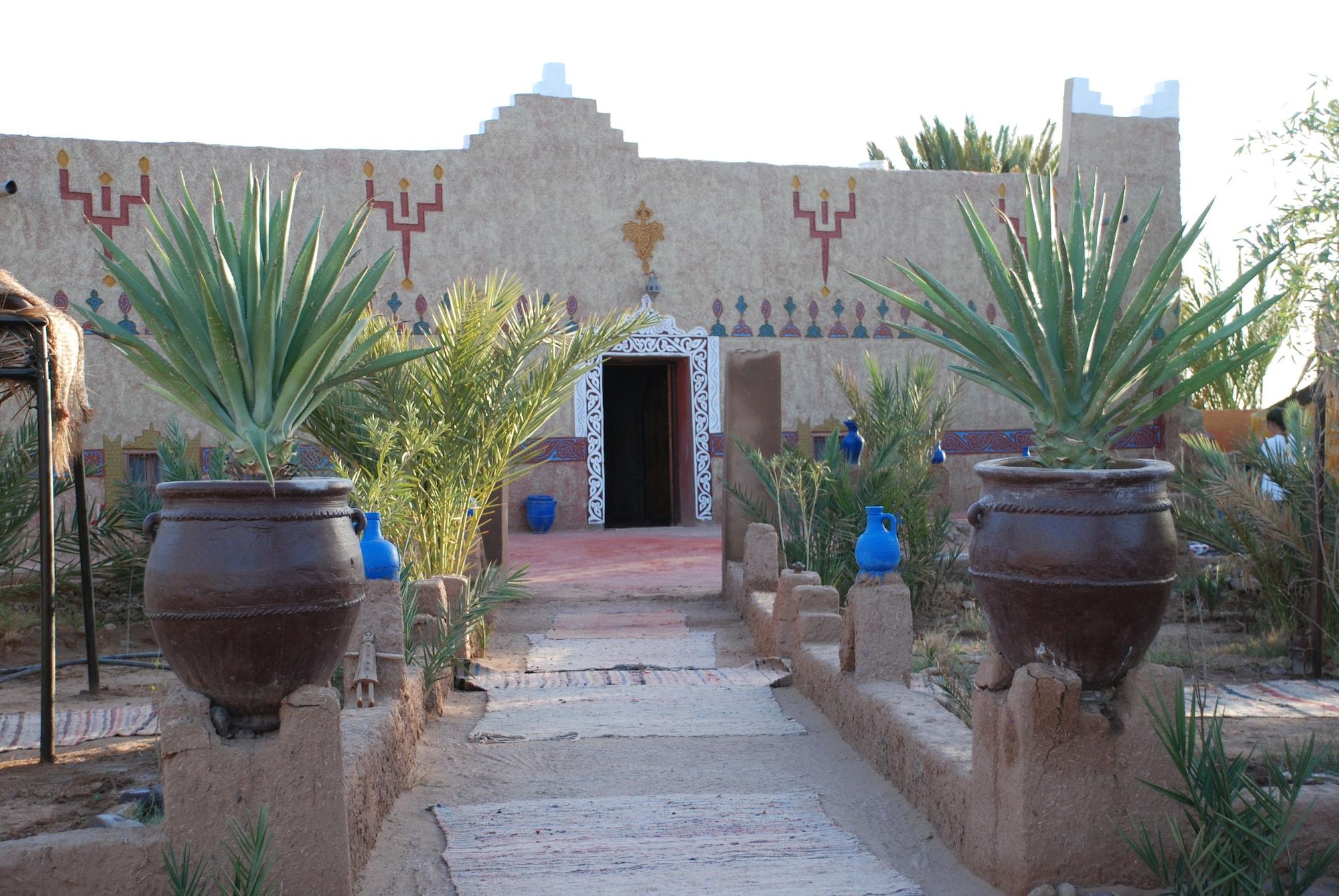 Varios Kasbah Les Alizes Du Desert