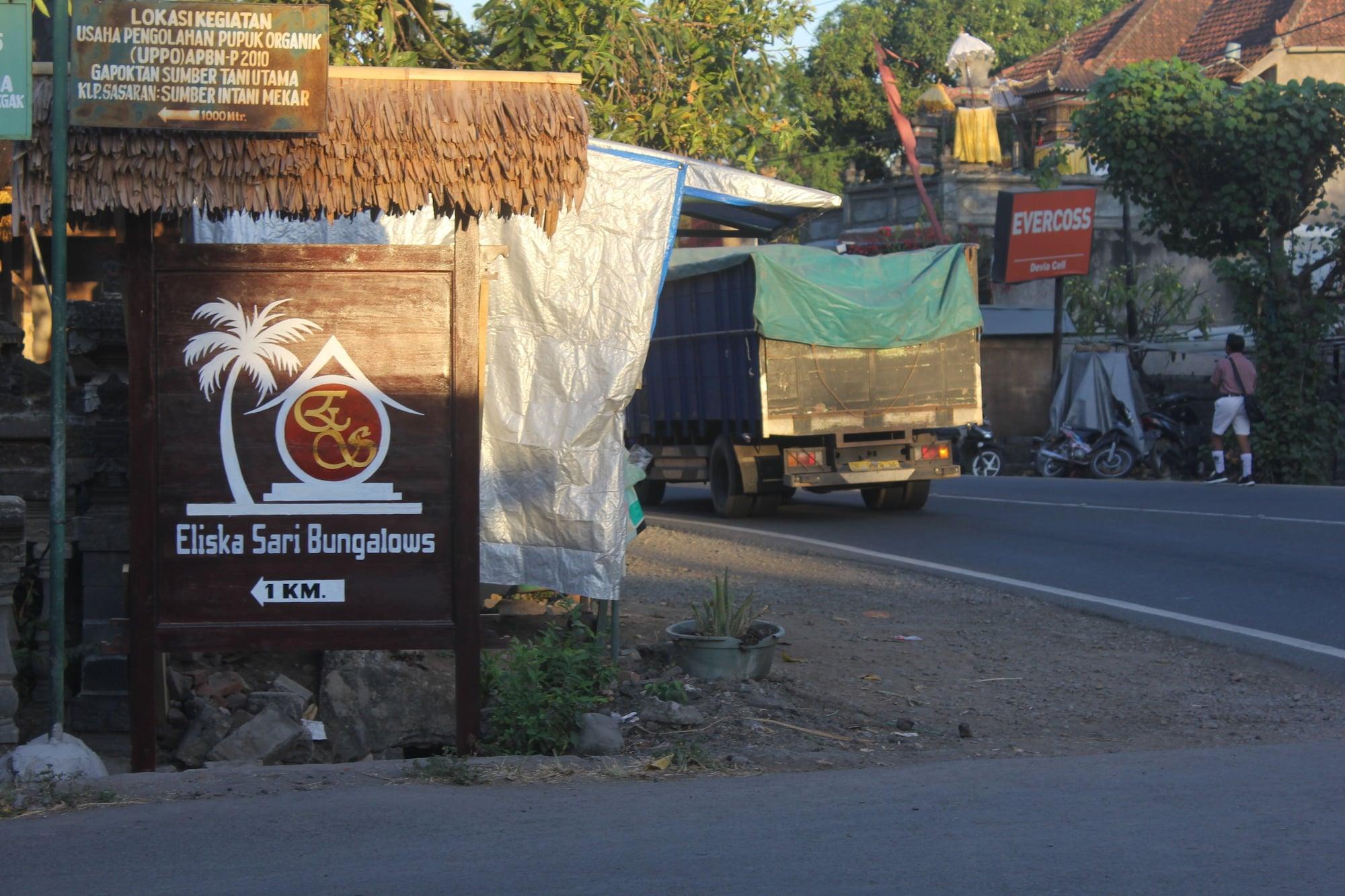 Vista Exterior Eliska Sari Bungalows