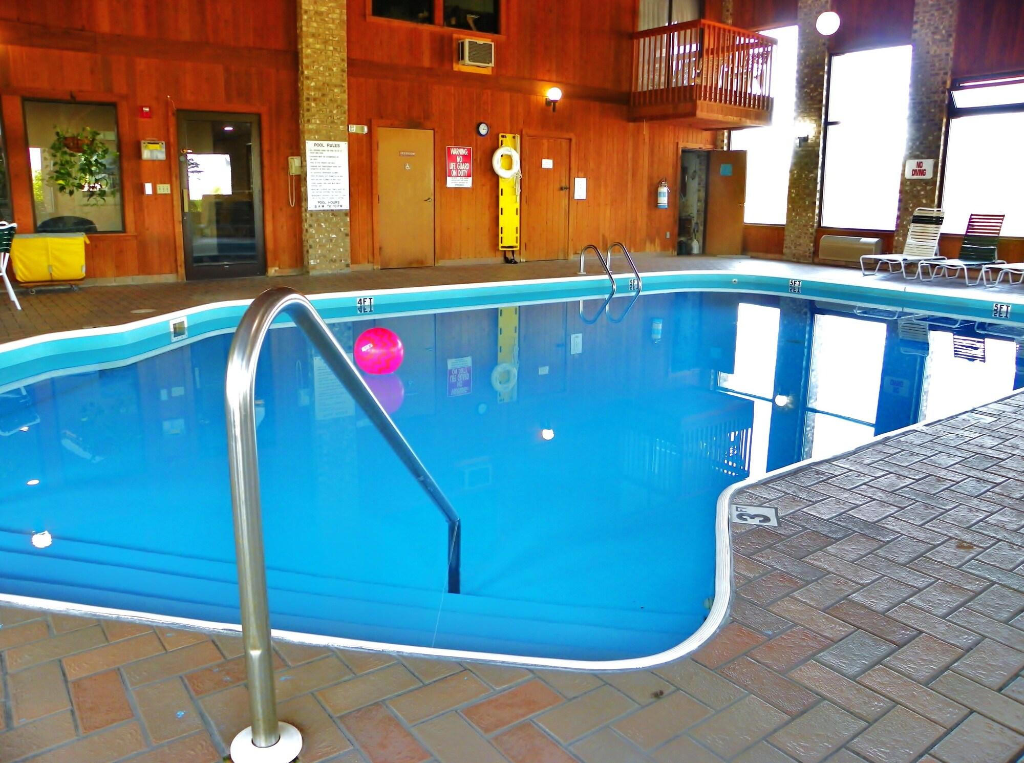 Varios Royalton Inn & Suites