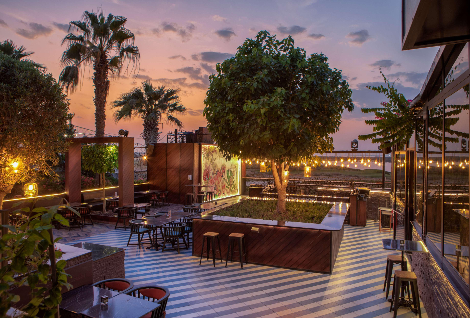 Restaurant Radisson Blu Hotel, Abu Dhabi Yas Island