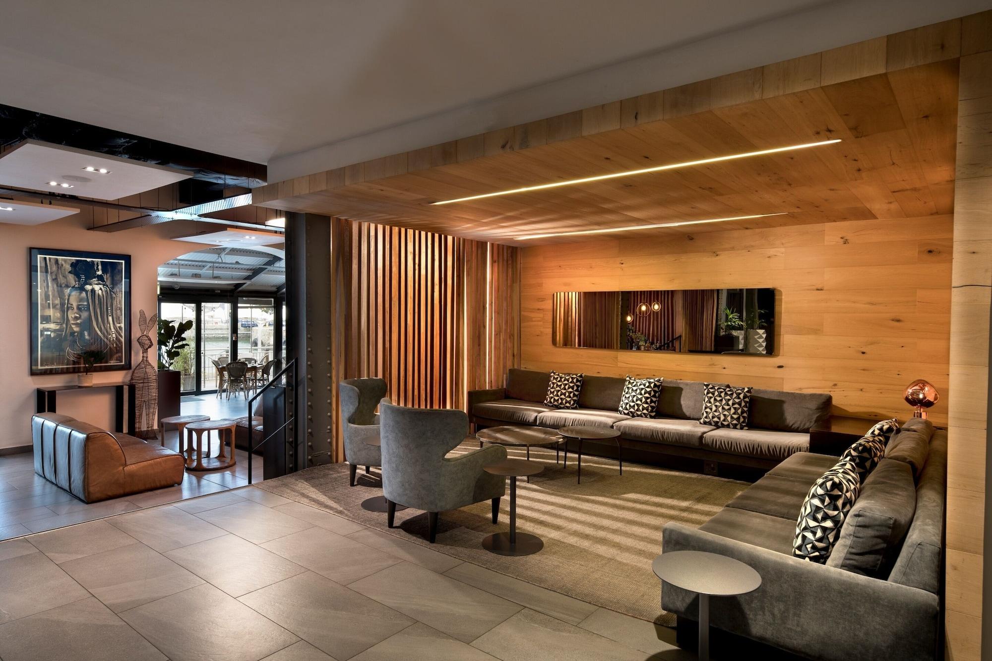 Vista Lobby Victoria and Alfred Hotel by NEWMARK