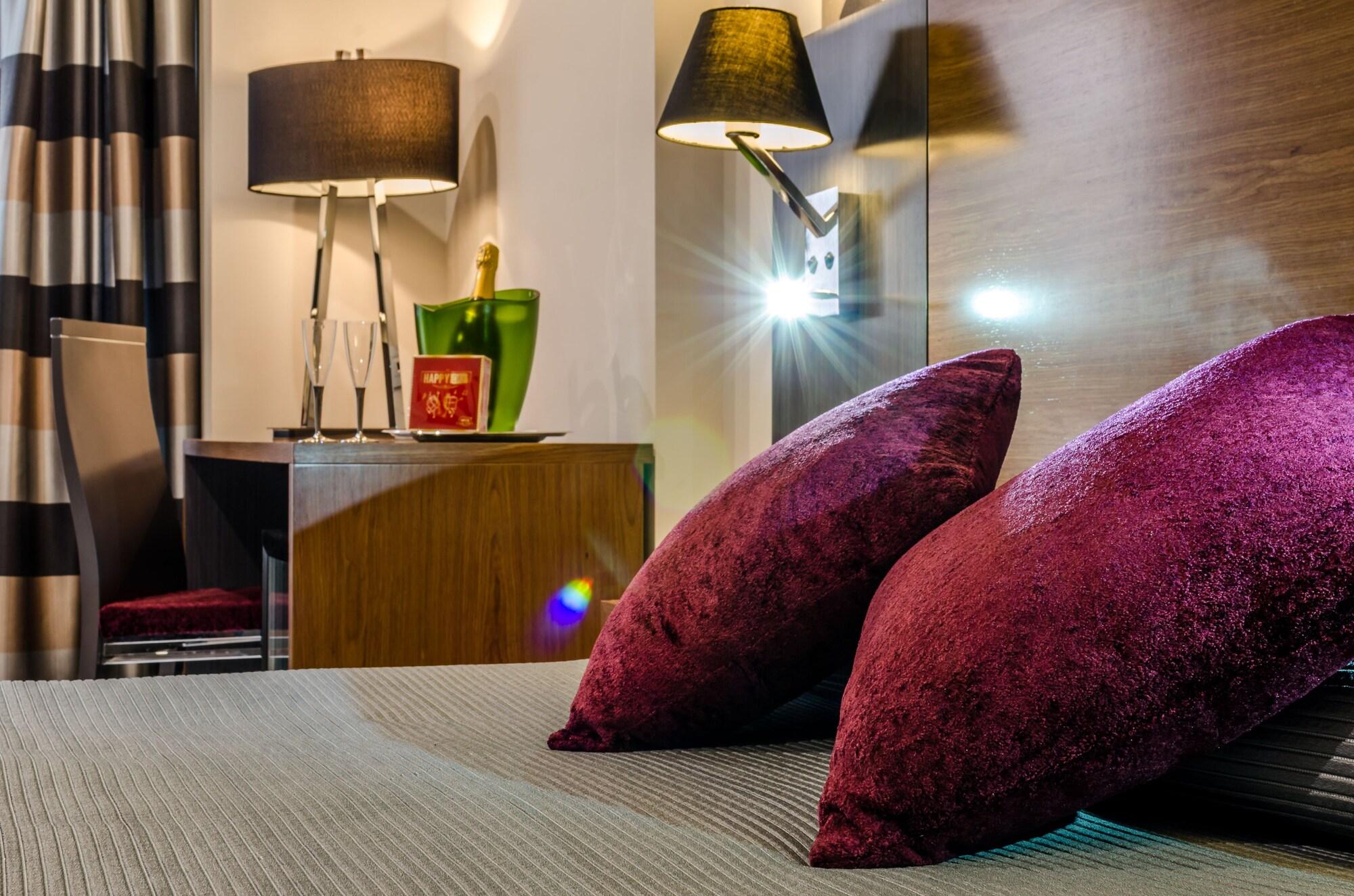 Varios Hotel Regio Cadiz